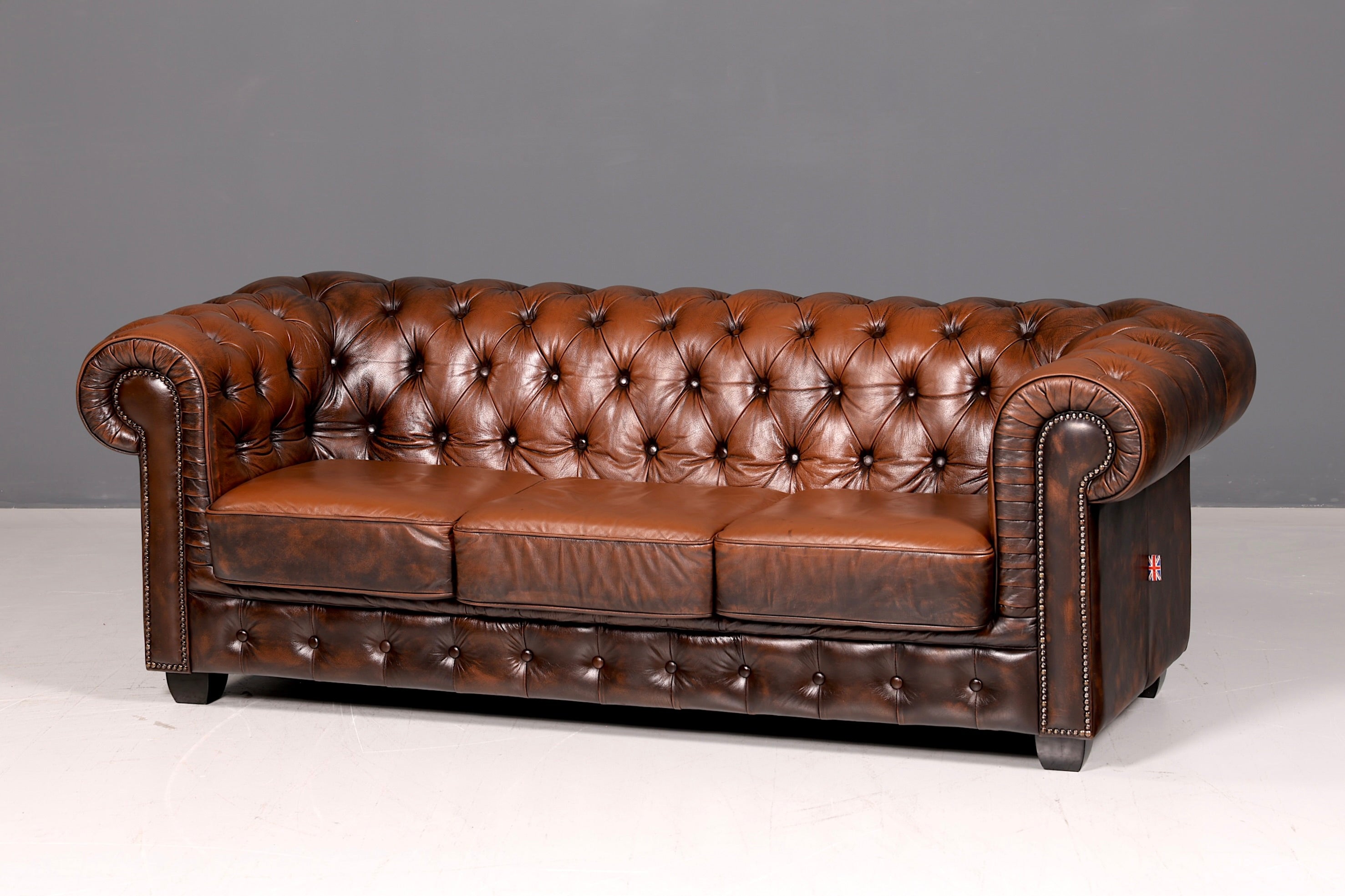 Wunderschönes Original Chesterfield 3-Sitzer Sofa Echt Leder Englische Couch England Polstersofa Antik Vintage Ledersofa