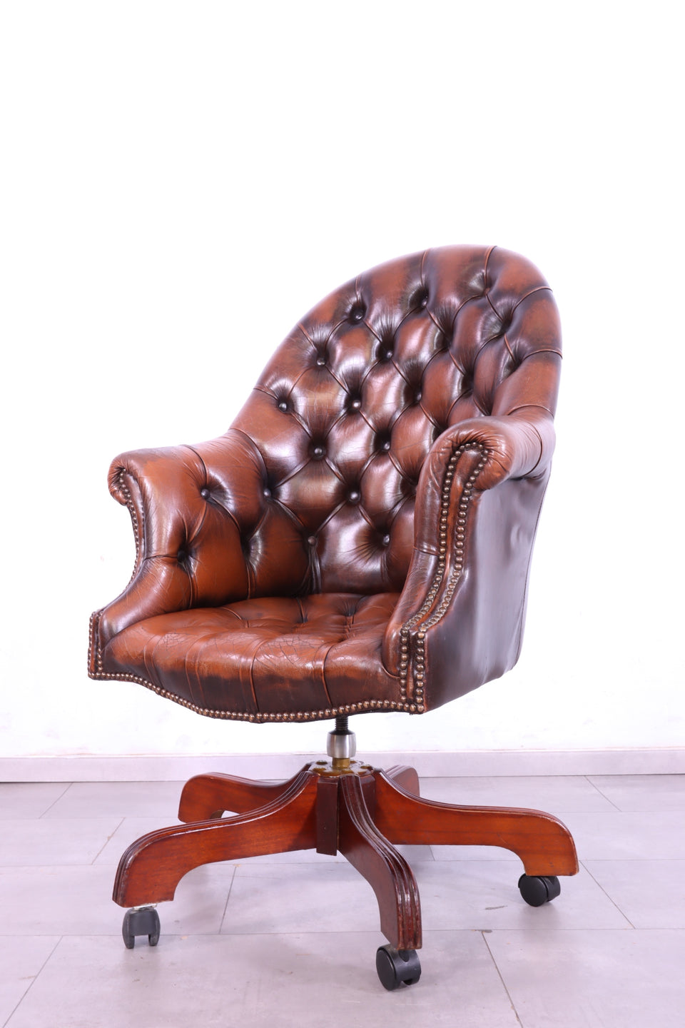 Original Chesterfield Captain Chair Englisch echt Leder Sessel