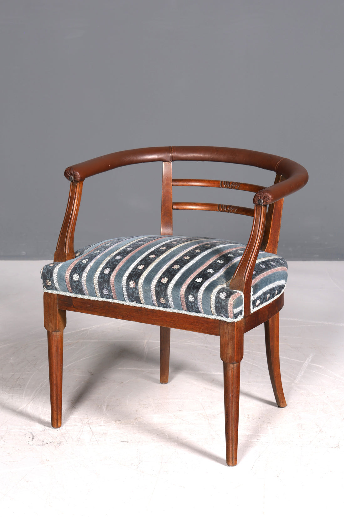 Wunderschöner Englischer Stuhl UK Küchenstuhl Antik halbrunder Sekretär Stuhl Polsterstuhl