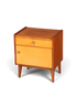 Hauptstadt Möblerei Mid Century Nachttisch aus Holz im Danish Design mit Schublade, Türfach und Messingknöpfen