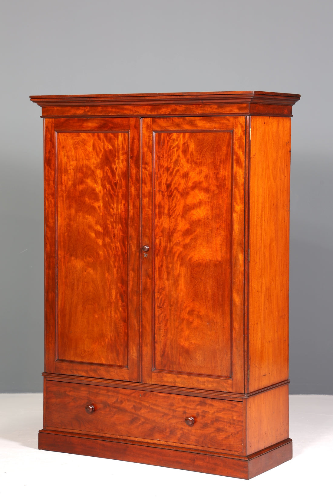 Wunderschöner Original Biedermeier Kleiderschrank um 1880 Antiker Schrank Dielenschrank Wäscheschrank