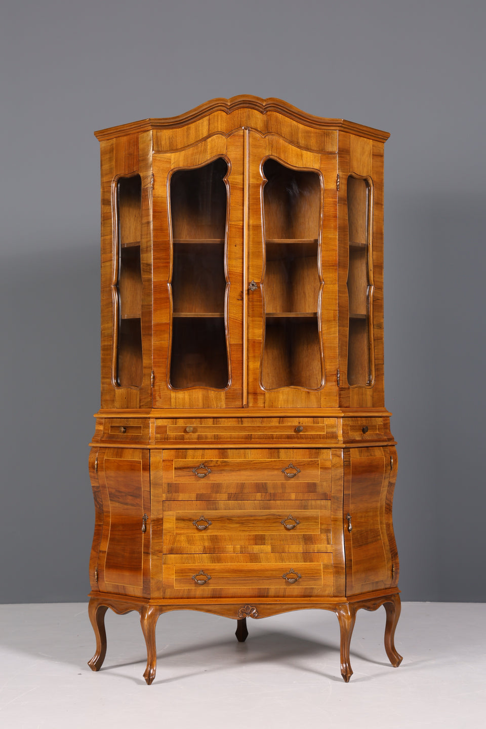 Wunderschöne Barock Eckvitrine echt Holz Chippendale Regal