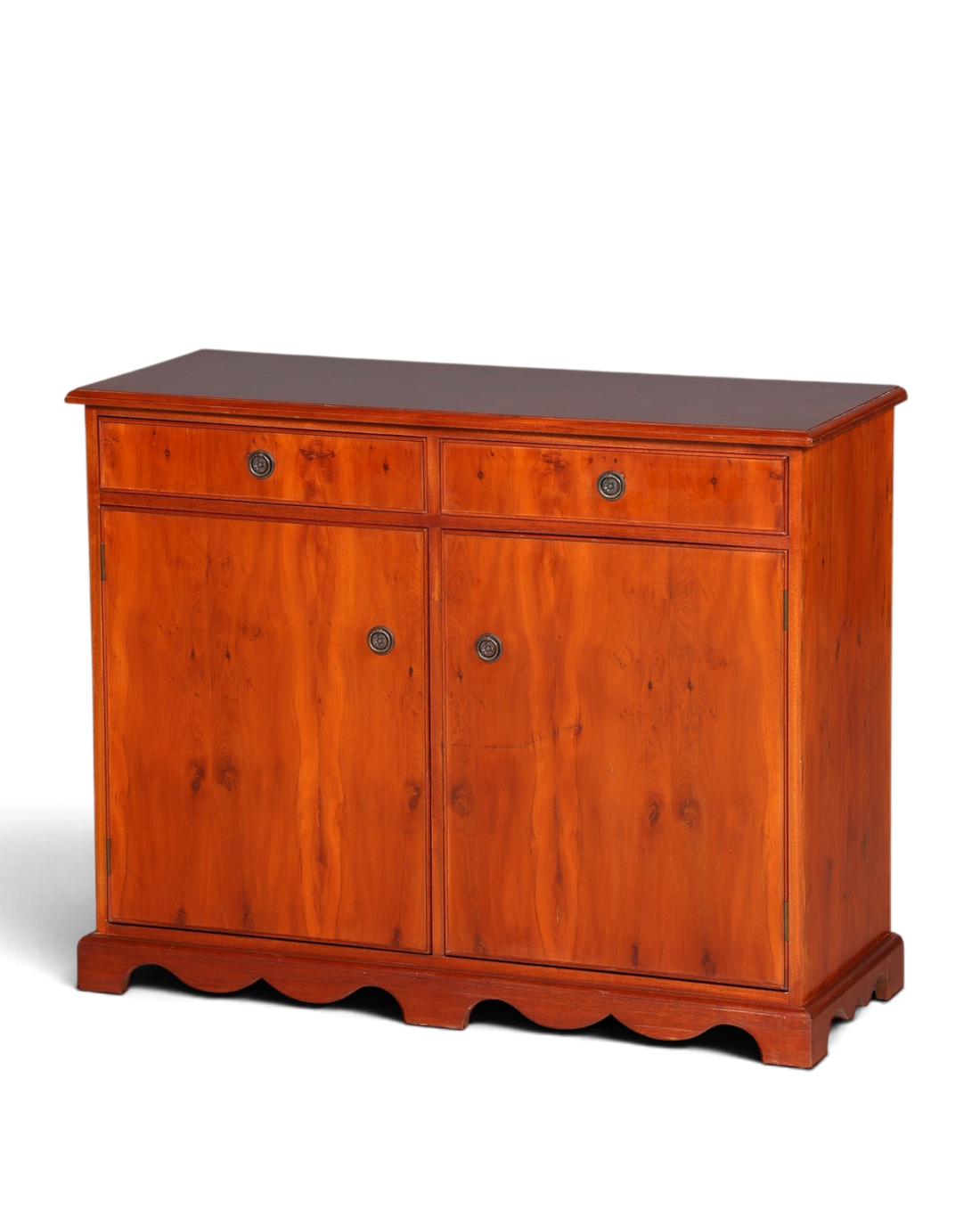 Hauptstadt Möblerei englisches Sideboard aus Eibenholz mit zwei Schubladen, Türen und dekorativem Wellensockel