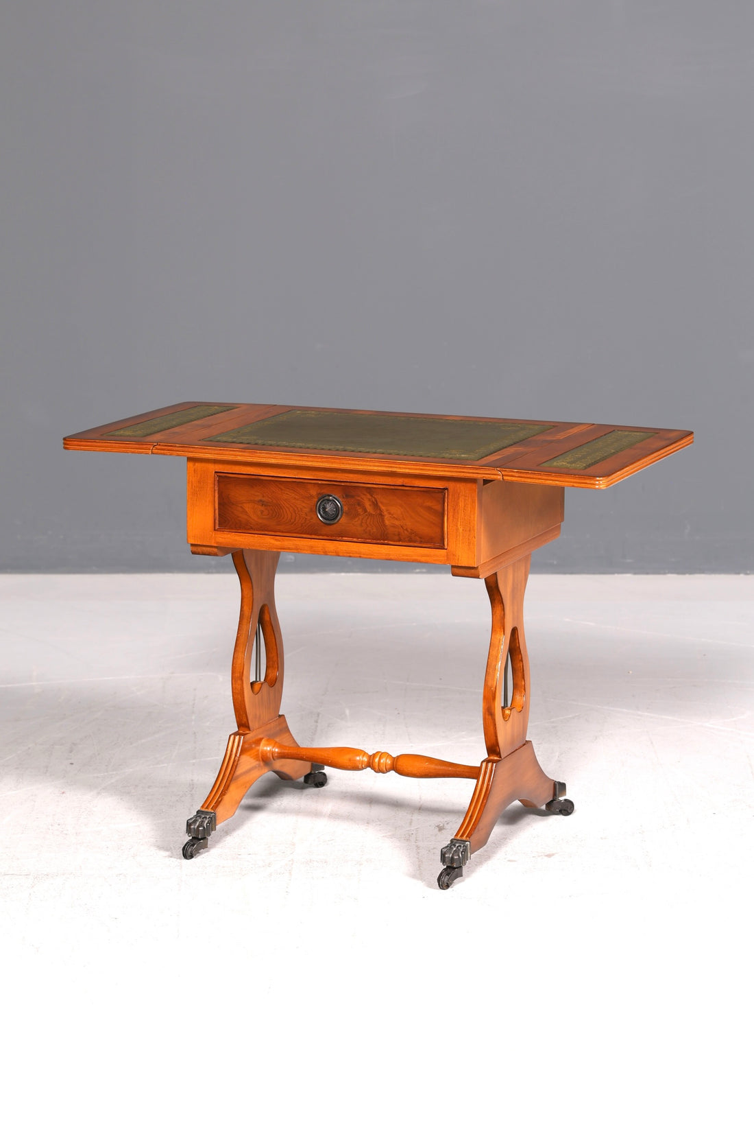 Edler Englischer Klapptisch Beistelltisch Eibe Echt Lederauflage Antik Ablagetisch Vintage Rolltisch Wohnzimmer