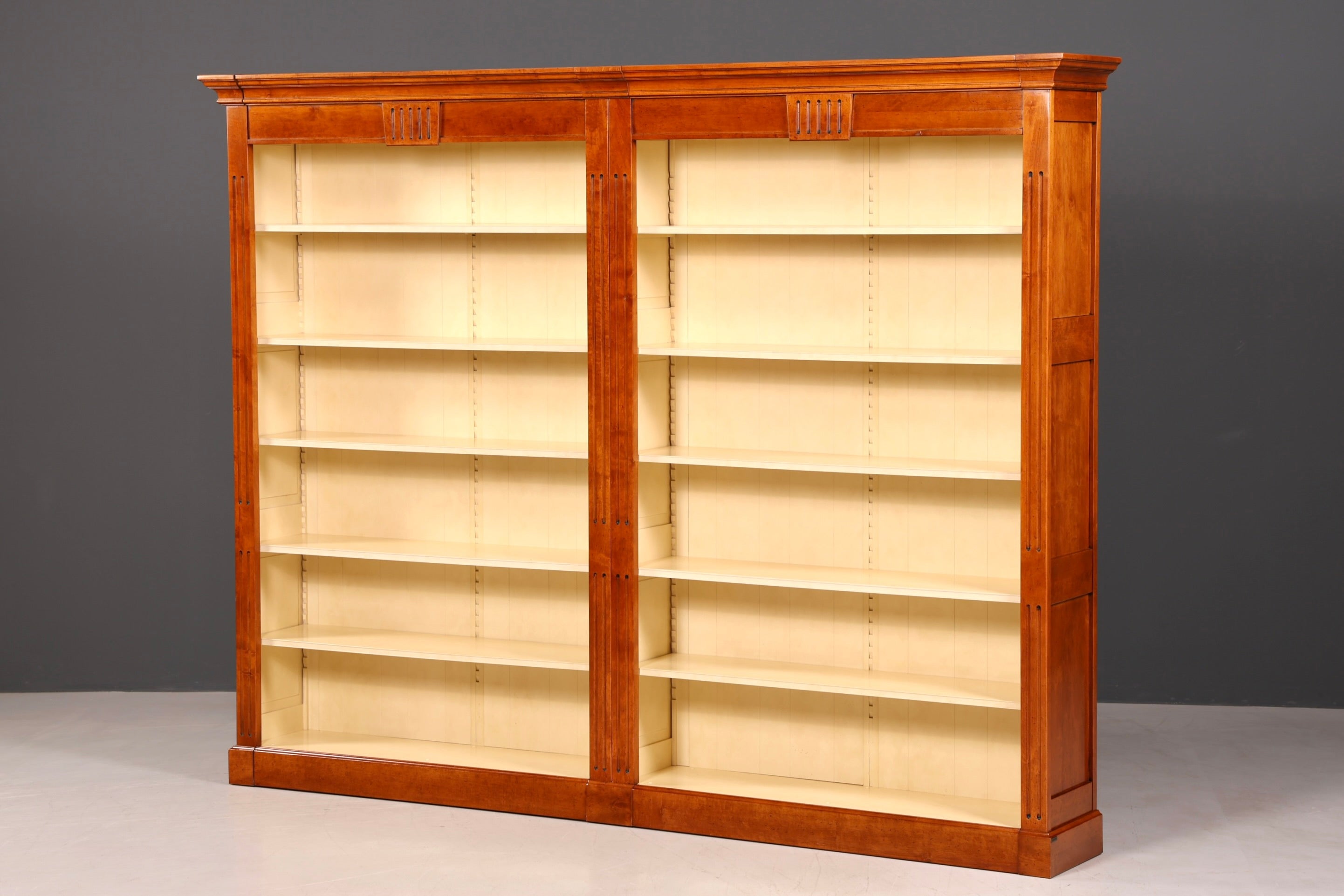 Wunderschönes Englisches XXL Bücherregal Eibe Antik Regal Bookshelf Buchablage 60s
