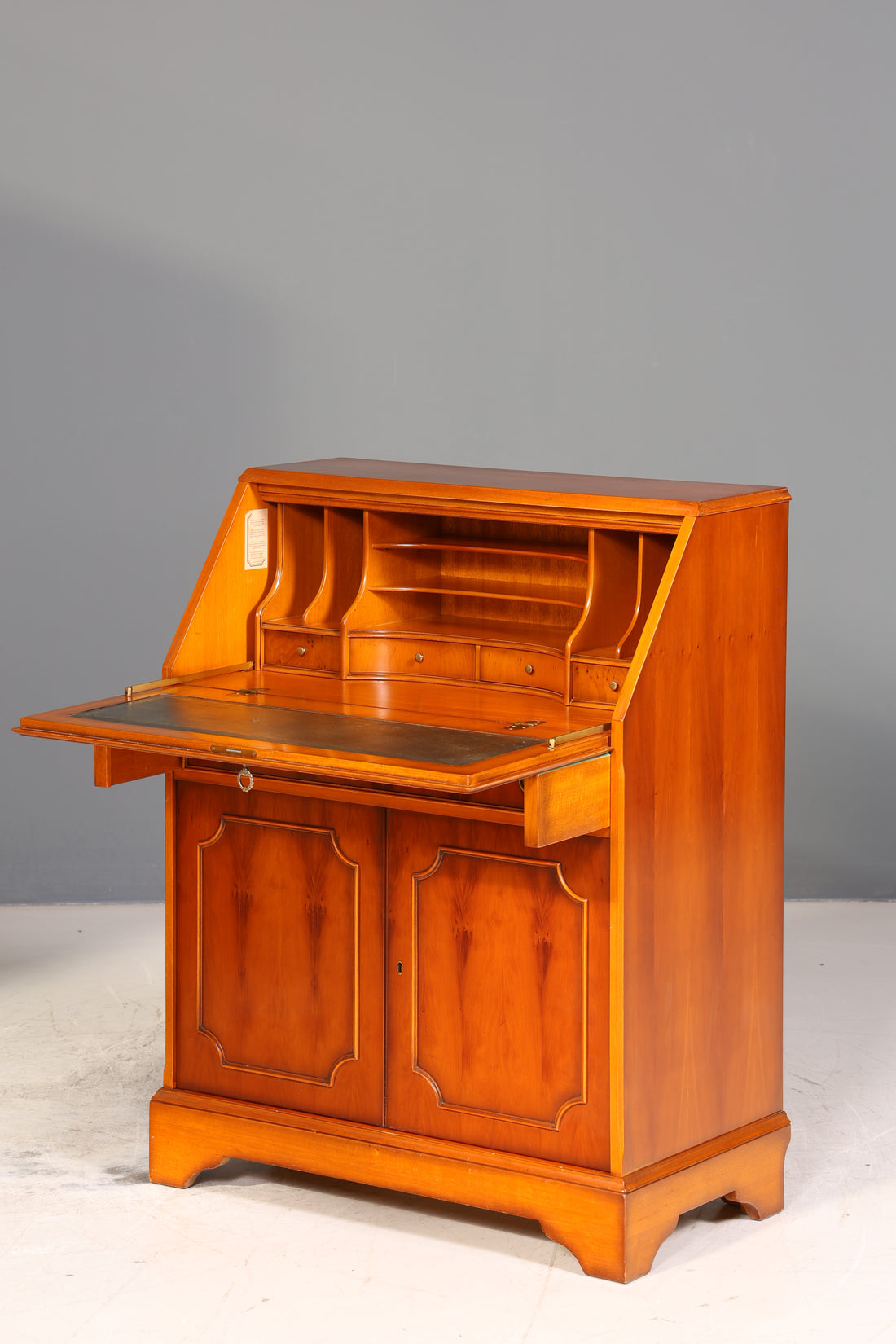 Stilvoller Englischer Sekretär Original Heldense Büro Schreibtisch Eibe Antik 60S Schreibkommode UK Schrank