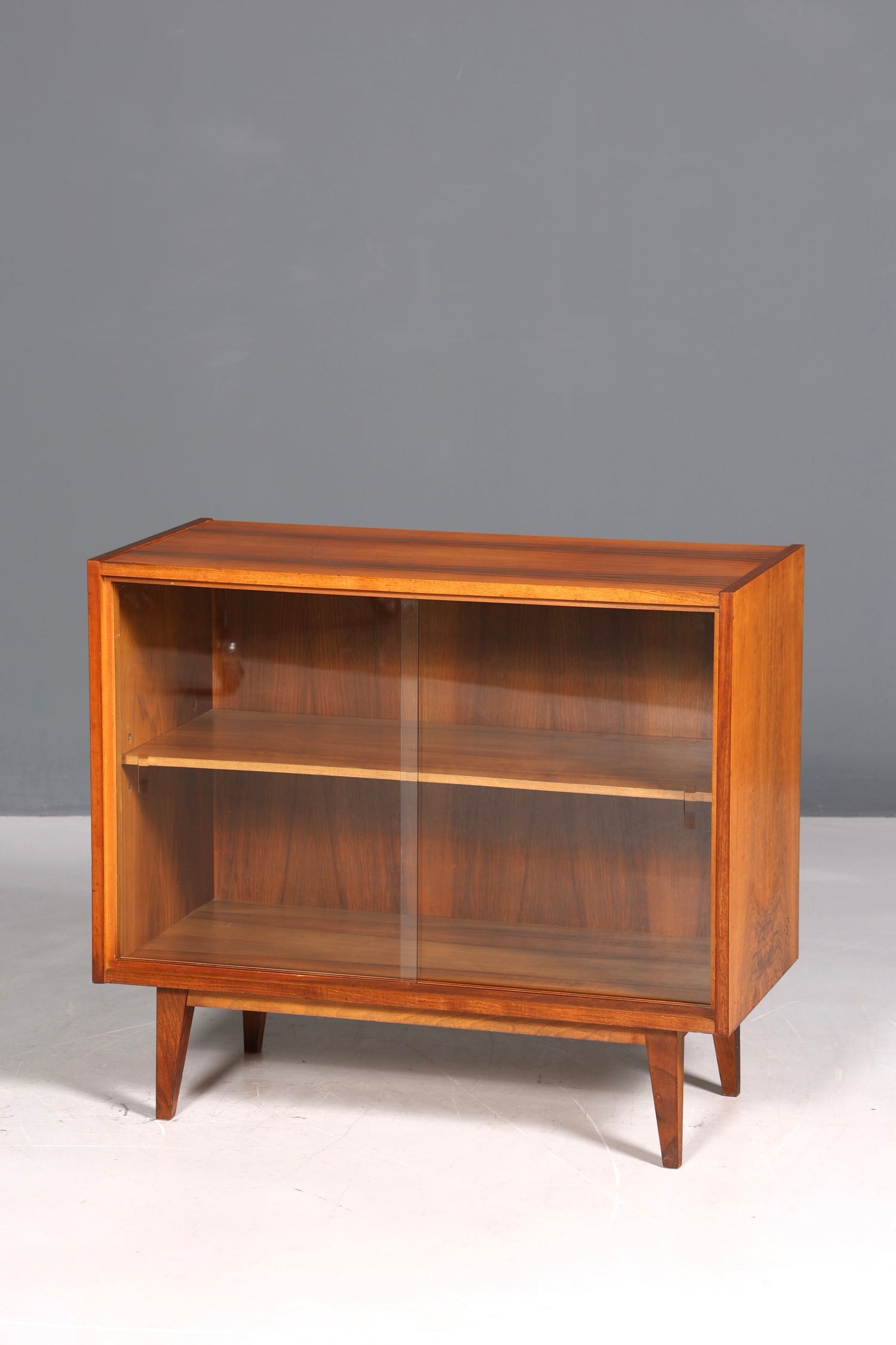 Wunderschöne Mid Century Vitrine Vintage Regal Retro Bücherregal Bookshelf