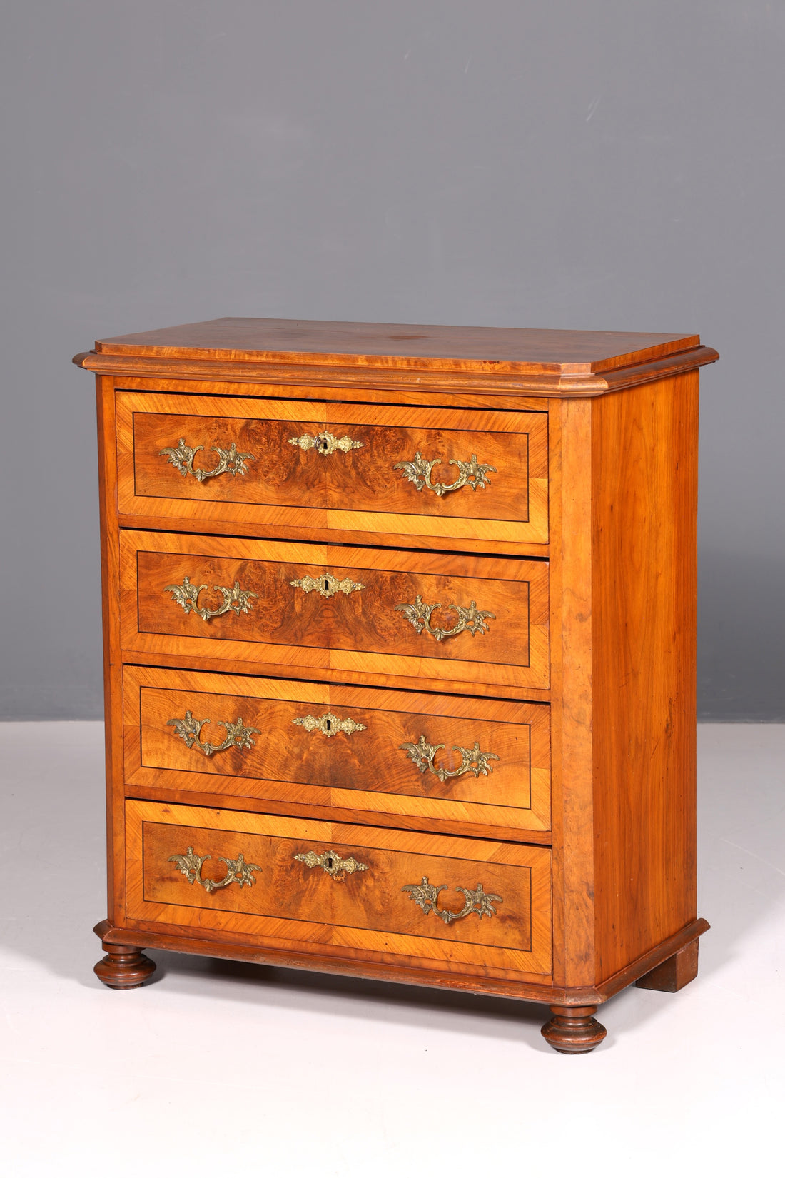 Wunderschöne Gründerzeit Kommode Louis Philippe Nussbaum Schubladenkommode Sideboard um 1880