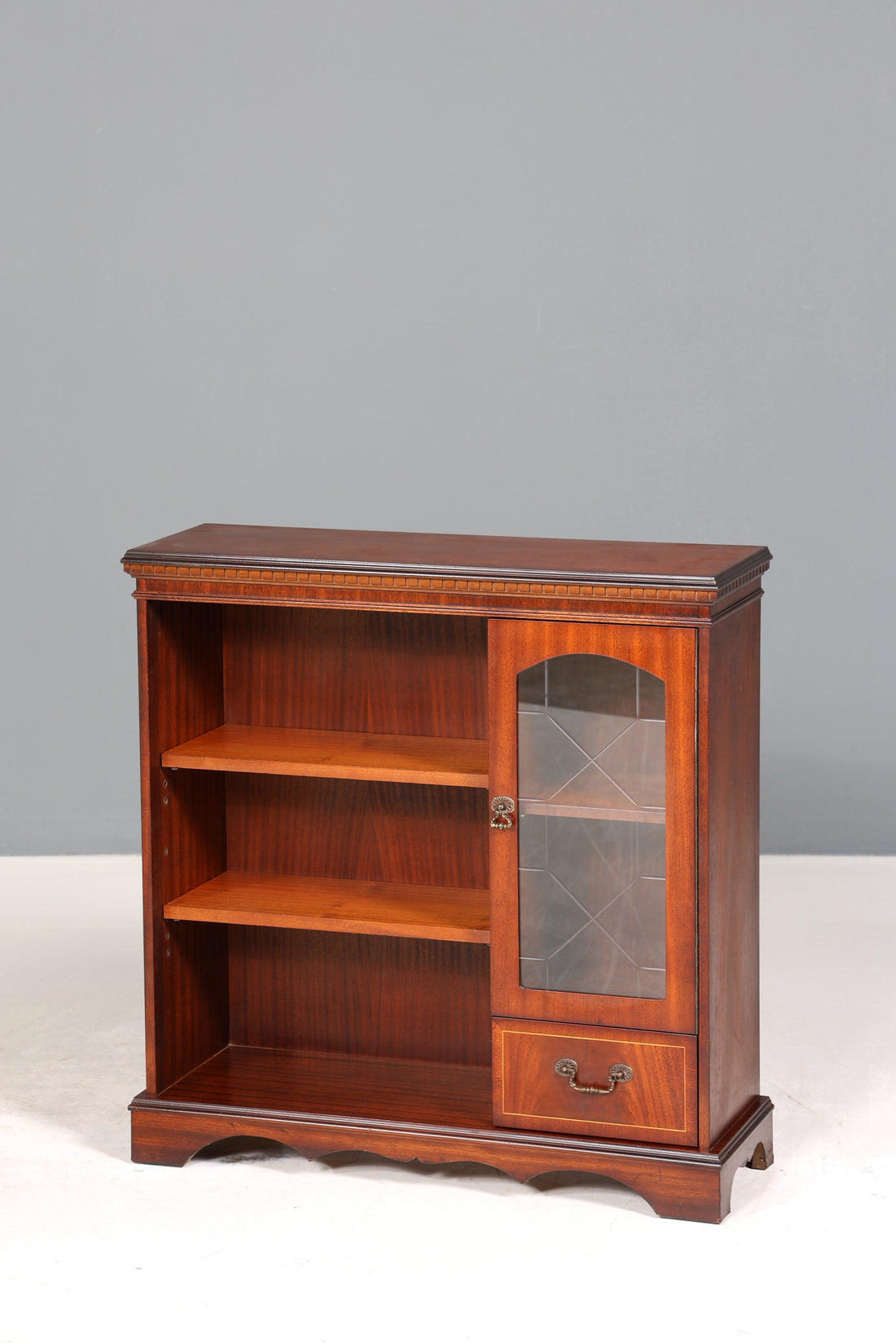 Wunderschönes Englisches Bücherregal Antik Regal Bookshelf englisch Buchablage 60s Vitrine