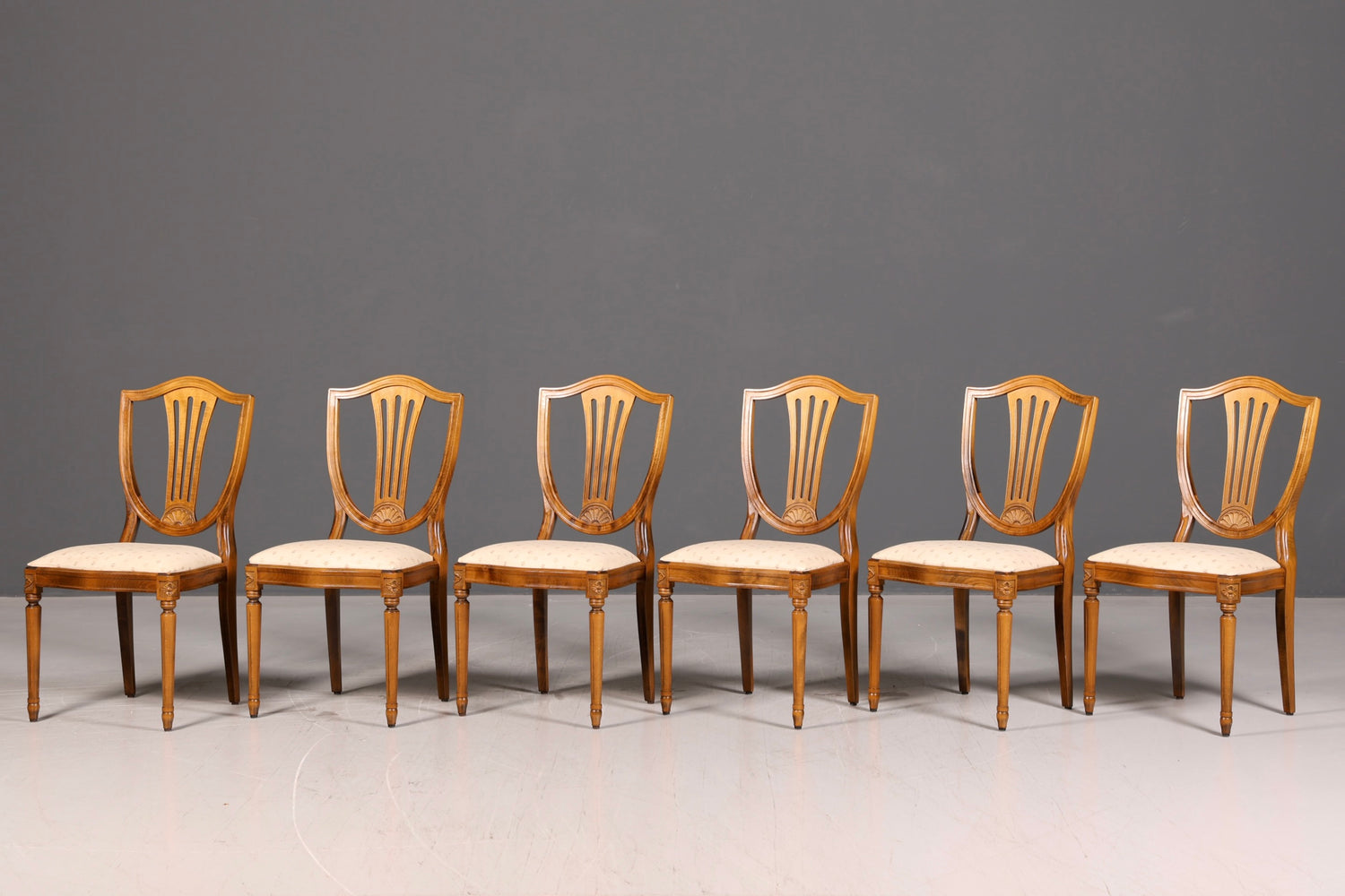 6x Traumhafte Stühle im Gustavianischen Stil Englisch Küchenstühle Antik Stil Esszimmer Stuhl Set