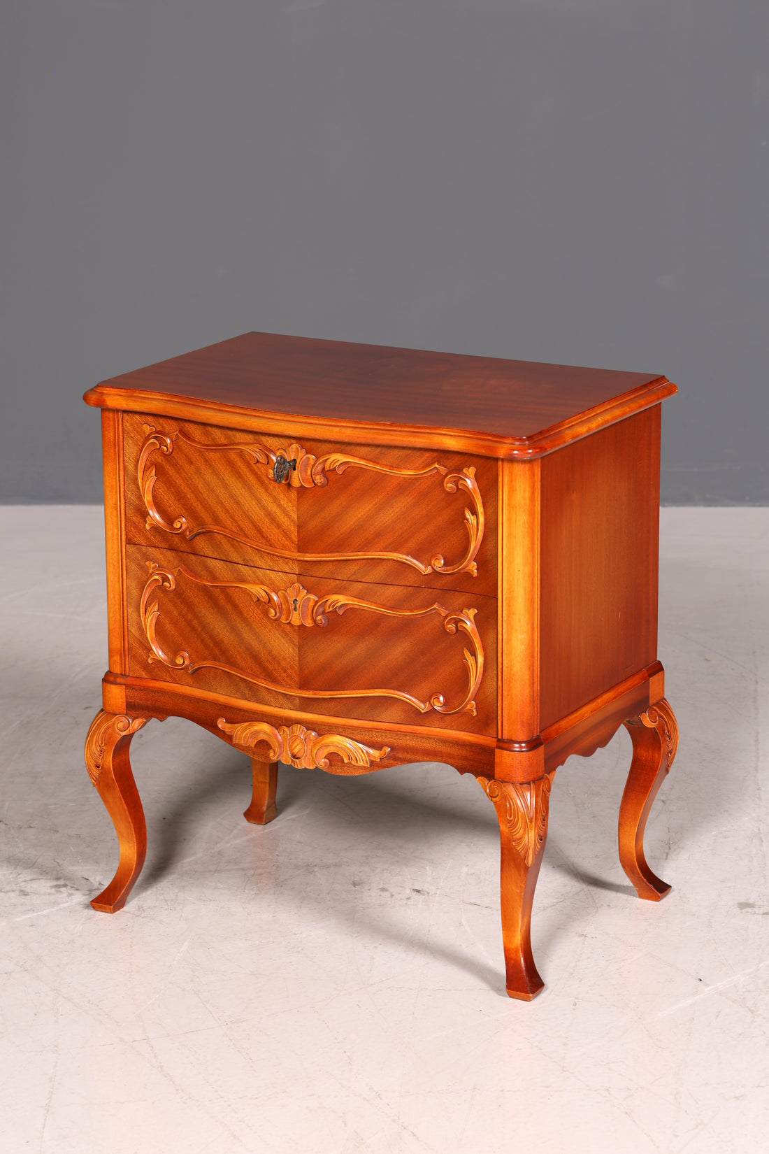 G676 Finish Wunderschöne Chippendale Kommode Barock Stil Nachttisch echt Holz Beistelltisch Ablagetisch (Kopie)