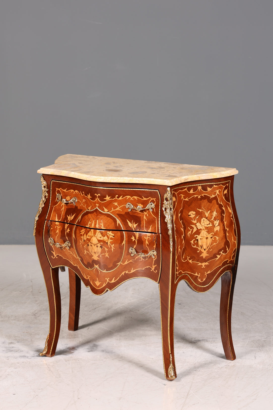 Königliche Bauchige Barock Stil Kommode Messing Marmor Louis XV Sideboard Antik Stil