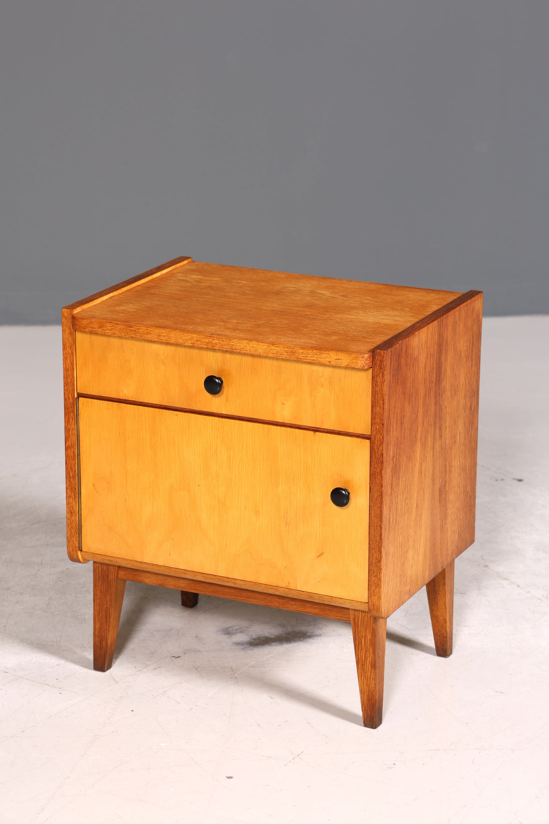 Schlichte Mid Century Kommode Vintage Nachttisch 60s Schubladenkommode 1 von 2