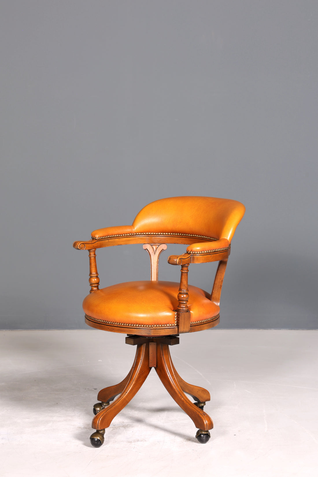 Wunderschöner Englischer Bürostuhl Captain Chair Englisch Cognac echt Leder Sessel Bürosessel