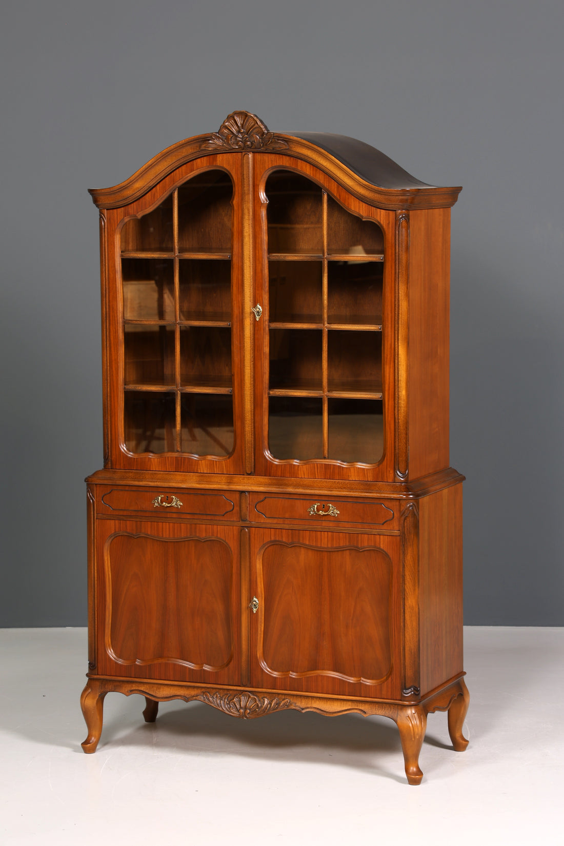 Traumhafte Chippendale Vitrine Buffet Schrank Regal Barock Stil Antik Glasvitirne