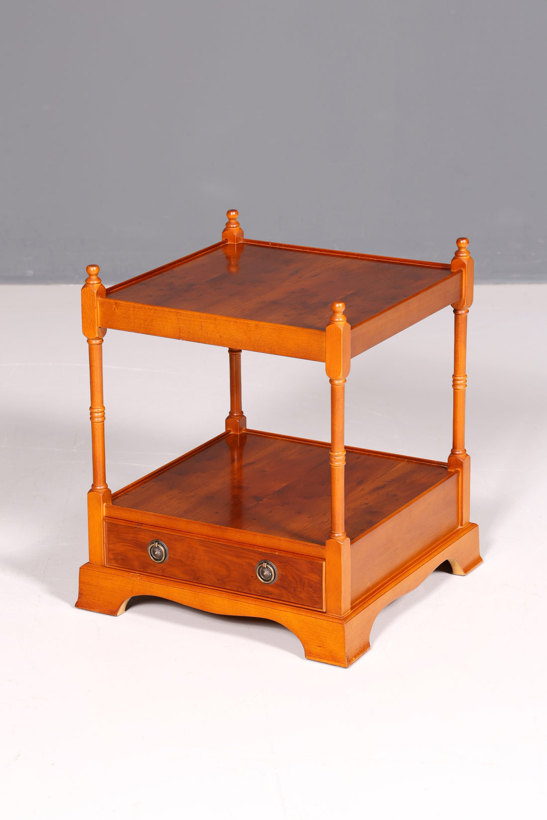 Traumhafter Englischer Antik Couchtisch Beistelltisch Regency Stil Ablagetisch Massivholz