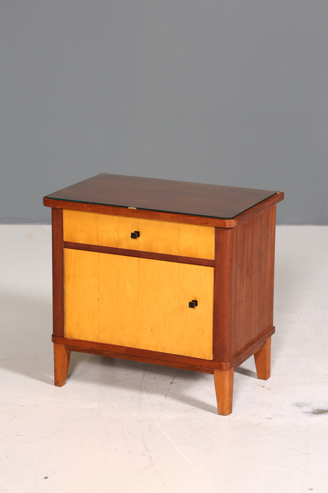 Wunderschöne Mid Century Kommode Vintage Nachttisch 60s Schubladenkommode 1 von 2