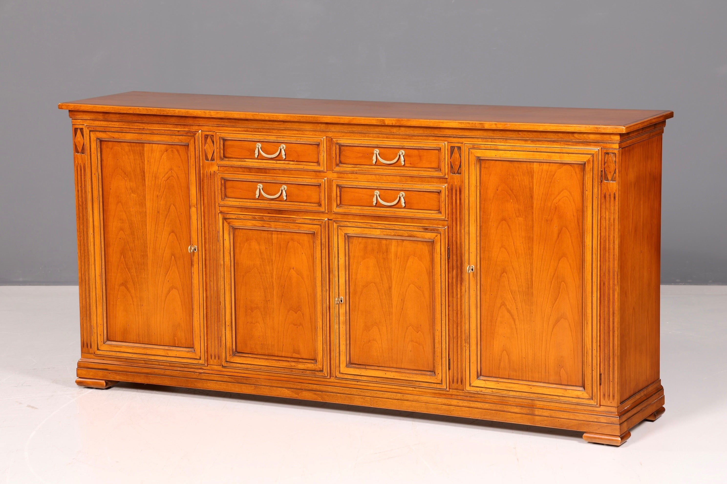 Stilvolles Original Selva Sideboard Villa Borghese Antik Stil Schrank Kommode Buffet Anrichte Massiv Made in Italy