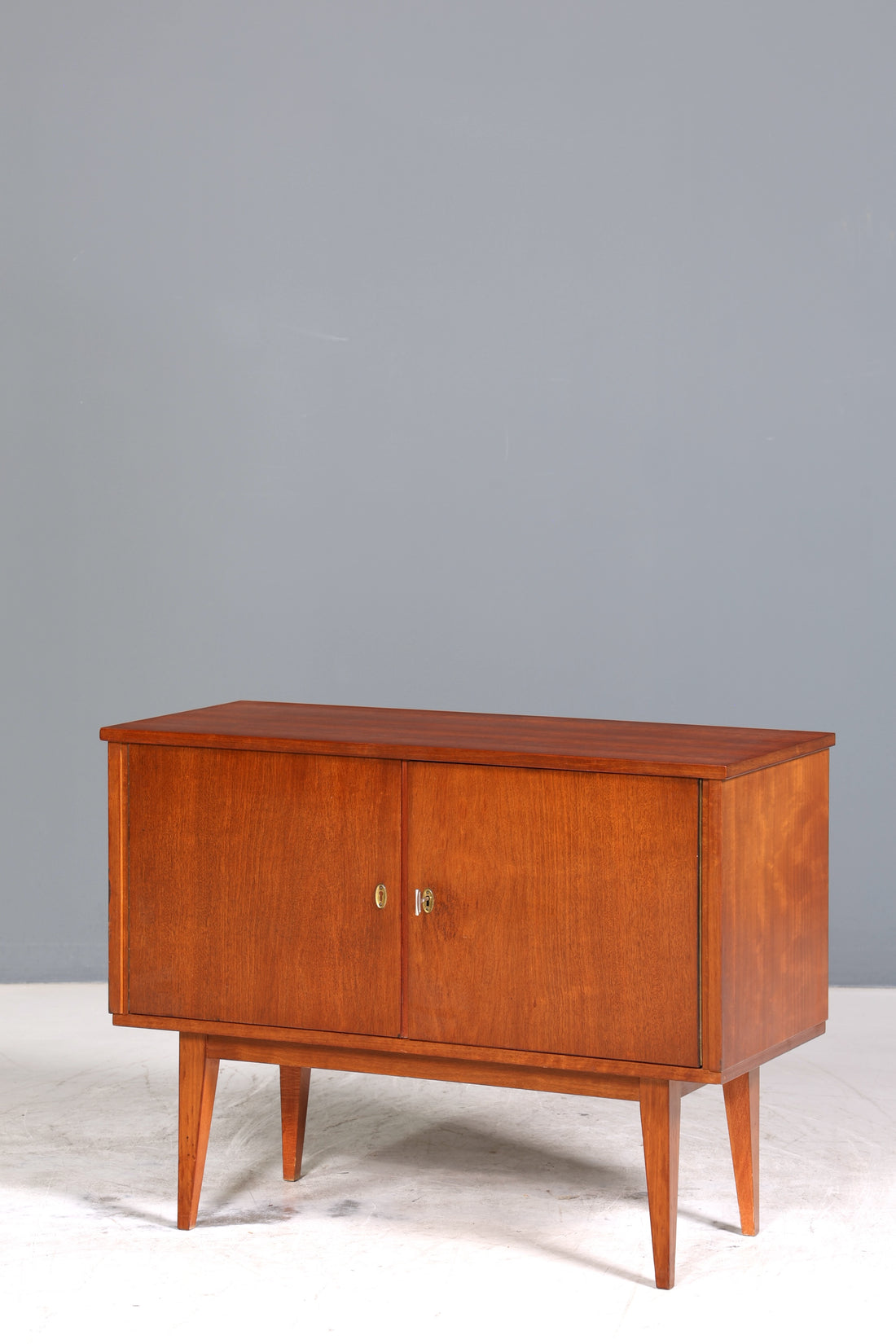 Stilvolle Mid Century Kommode Retro Flurkommode Vintage TV Kommode Schrank 60s