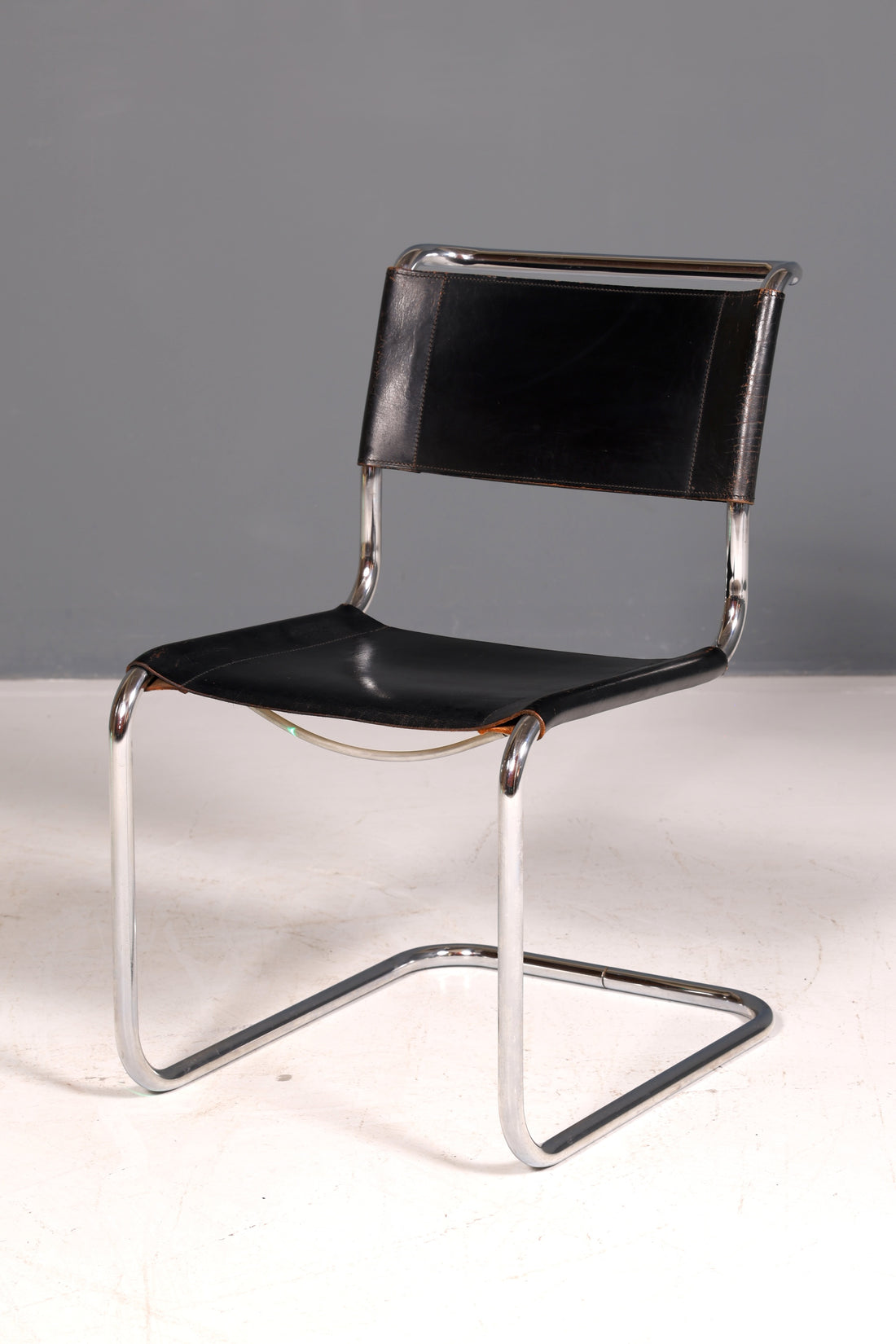 Edler Original Thonet Freischwinger Stuhl Chrom Leder Schwarz Bauhaus Designklassiker Vintage Kragstuhl Esszimmer Stuhl Vintage 1 von 2
