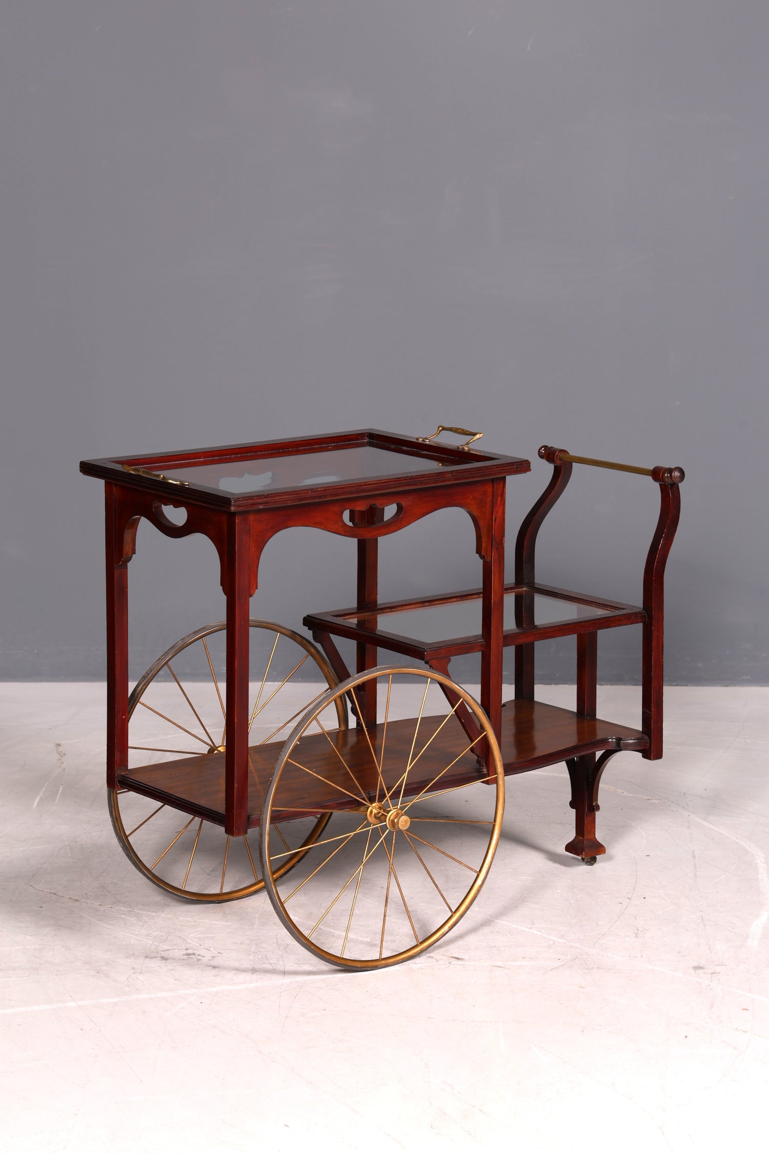 Wunderschöner filigraner Jugendstil Servierwagen Antik Glas Barwagen Teewagen um 1910