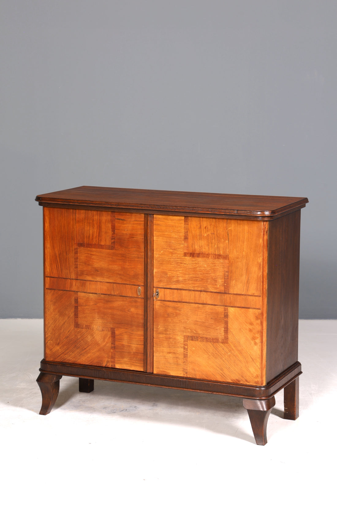 E675 Finish Wunderschöner Mid Century Schrank 60er Jahre Wäscheschrank Aktenschrank Kommode (Kopie)