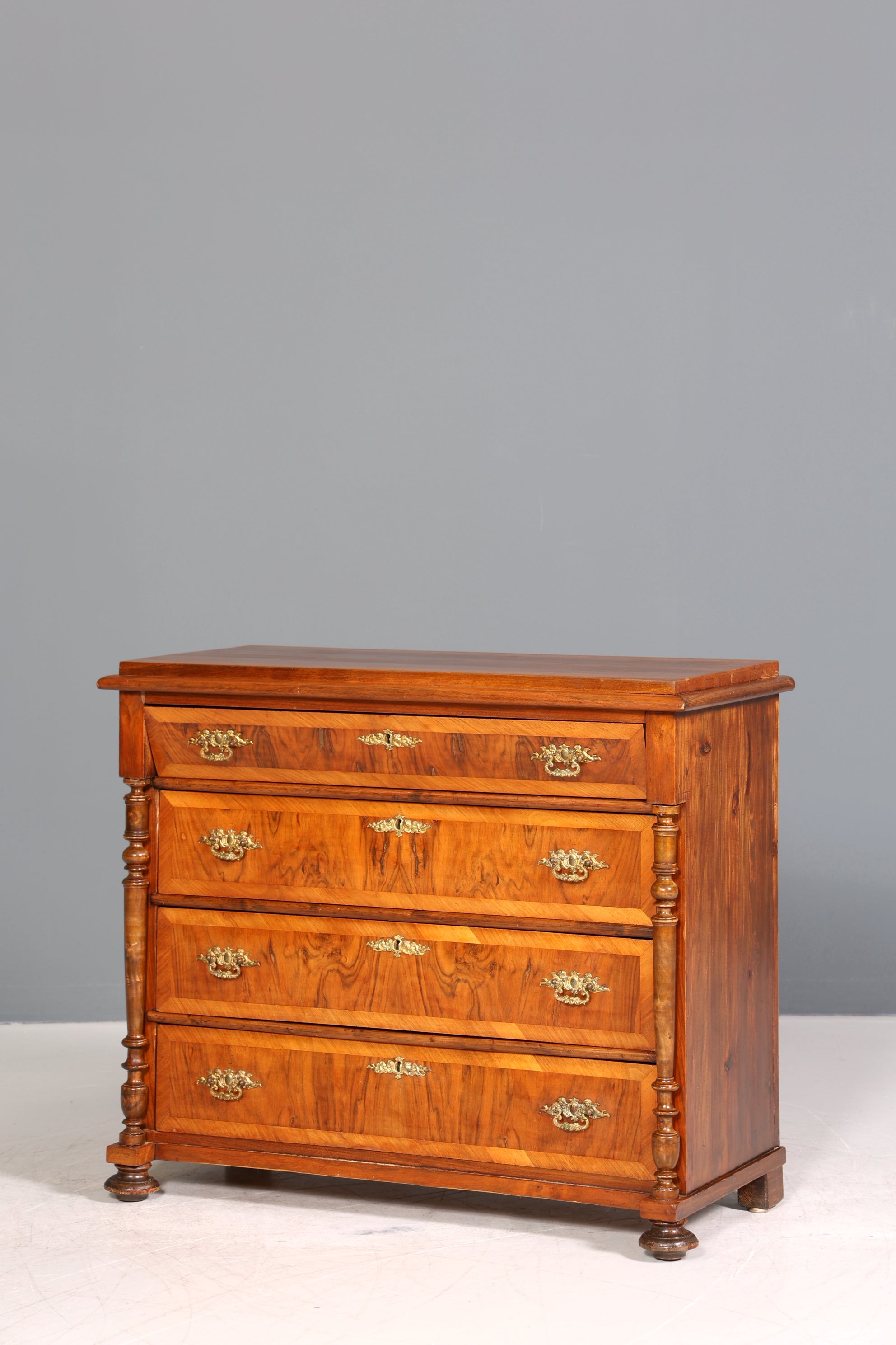 Wunderschöne Gründerzeit Kommode Louis Philippe Nussbaum Schubladen Kommode Sideboard um 1880