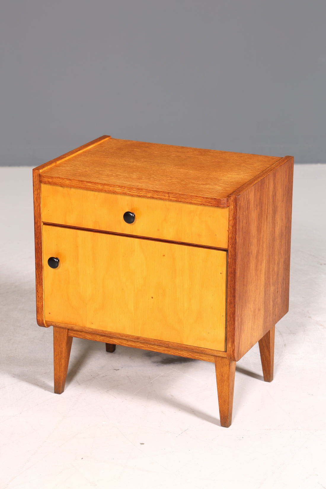 Schlichte Mid Century Kommode Vintage Nachttisch 60s Schubladenkommode 2 von 2
