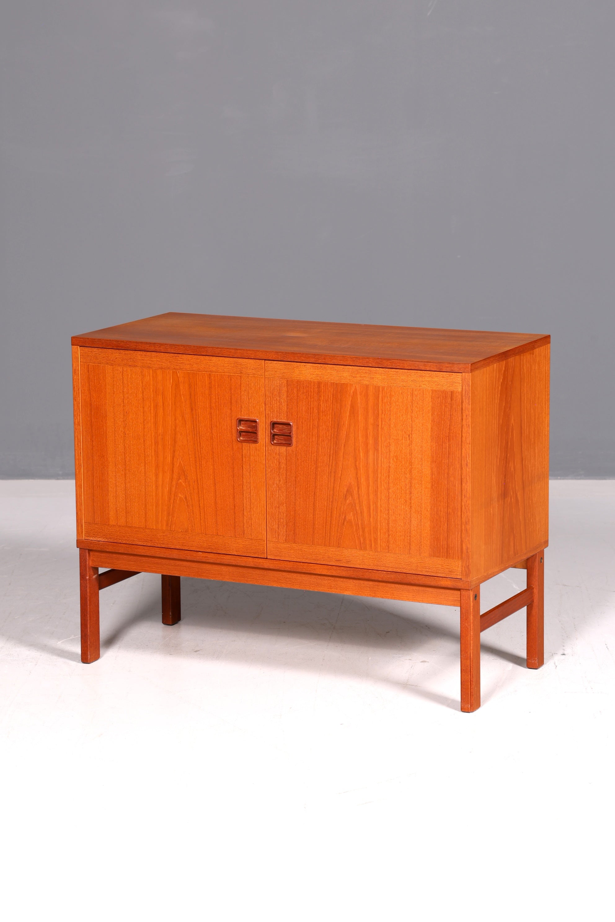Edle Mid Century Kommode Vintage Schrank Retro Flurkommode 60s Sideboard Regal Designklassiker Holz