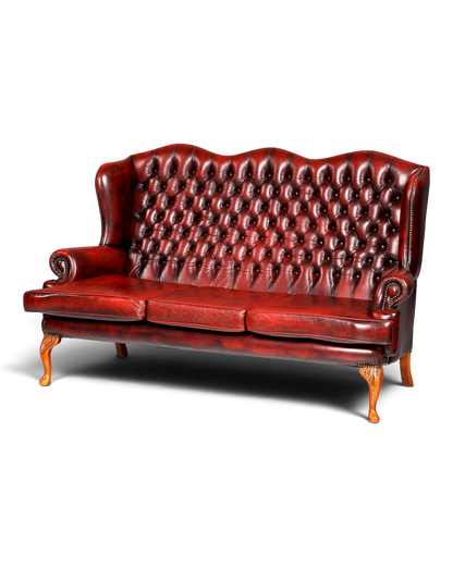 Hauptstadt Möblerei Chesterfield 3er Sofa in antikem Rot mit Knopfheftung, Ziernägeln und geschwungenen Holzbeinen