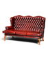 Hauptstadt Möblerei Chesterfield 3er Sofa in antikem Rot mit Knopfheftung, Ziernägeln und geschwungenen Holzbeinen
