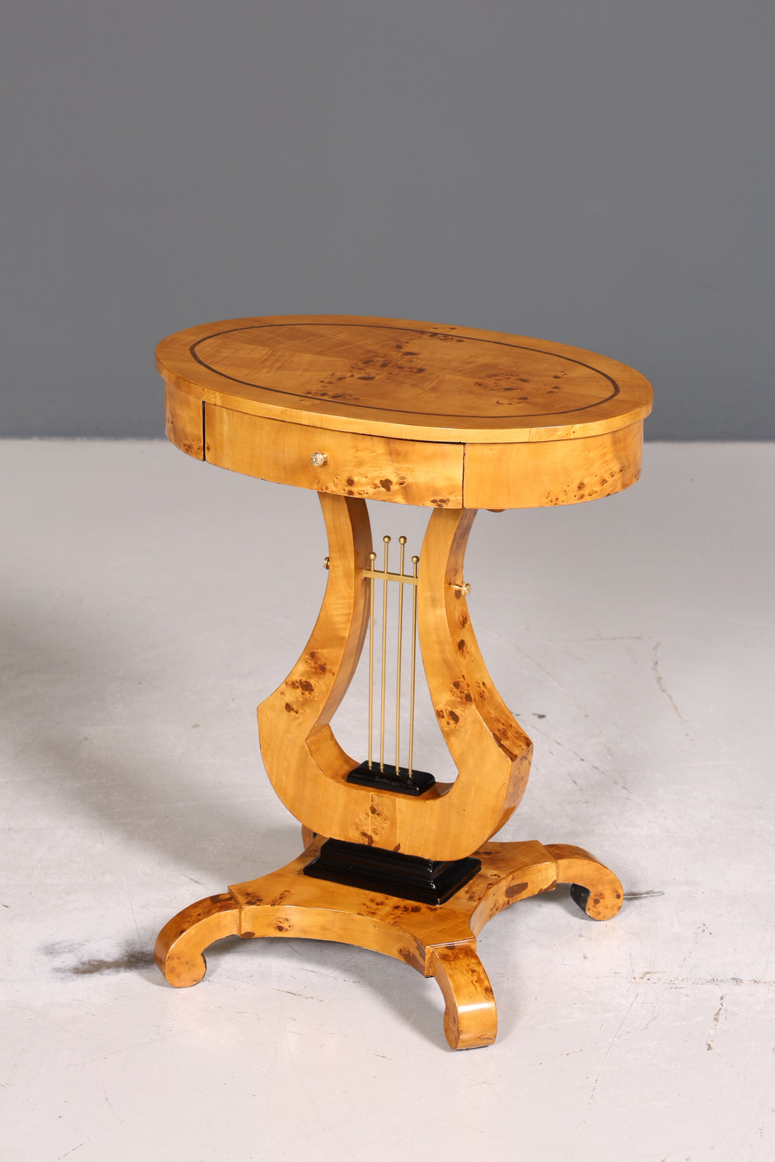 Traumhafter Art Deco Stil Beistelltisch Antik Stil Tisch Lyra Luxus Ablagetisch Birke Kommode