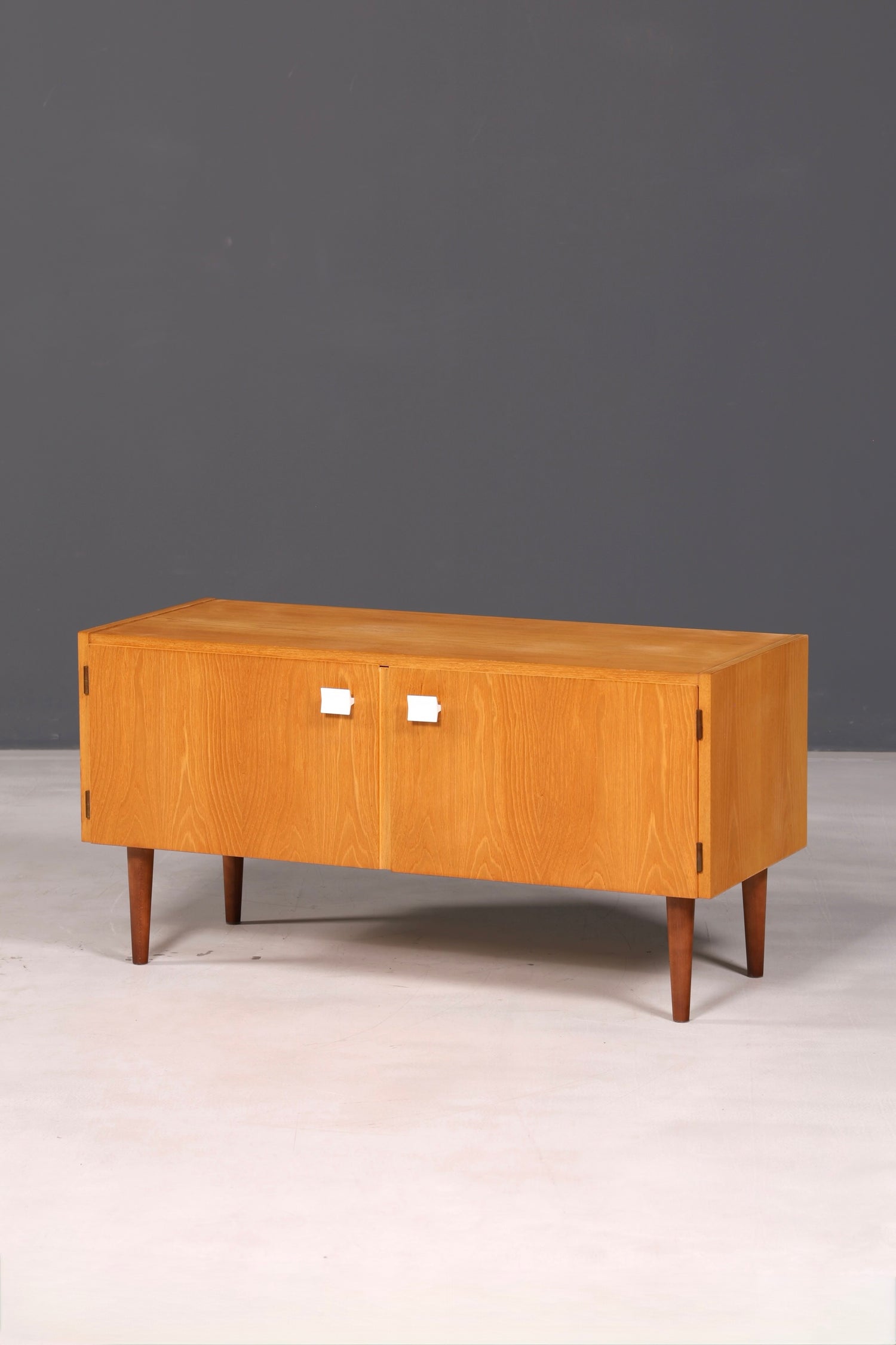 Beautiful original Hellerau mid-century chest of drawers, model 427, sideboard TV cabinet, vintage genuine wood