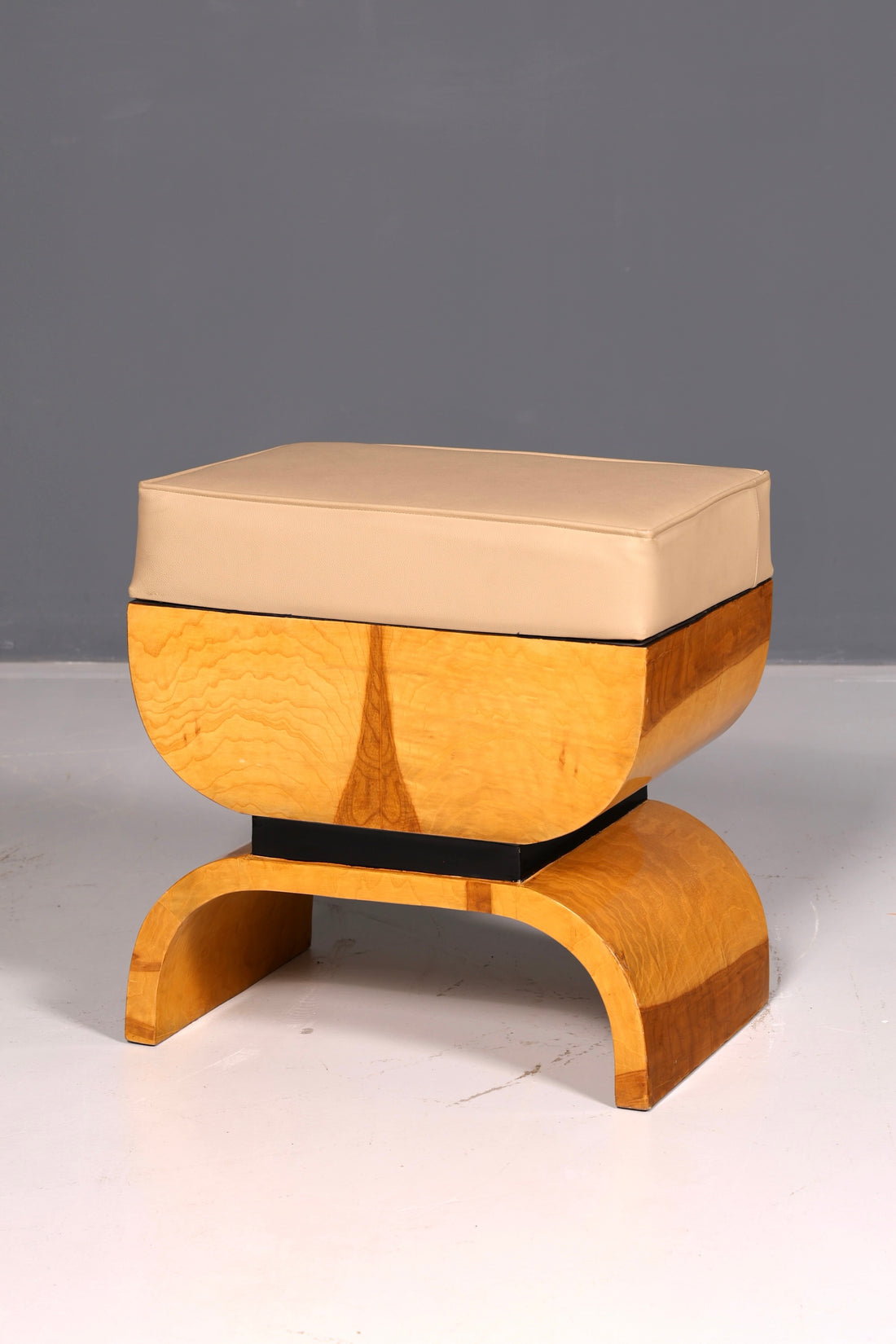 Wunderschöner Hocker im Art Deco Stil Birke Sitzhocker Fußhocker Fußbank Antik Vintage