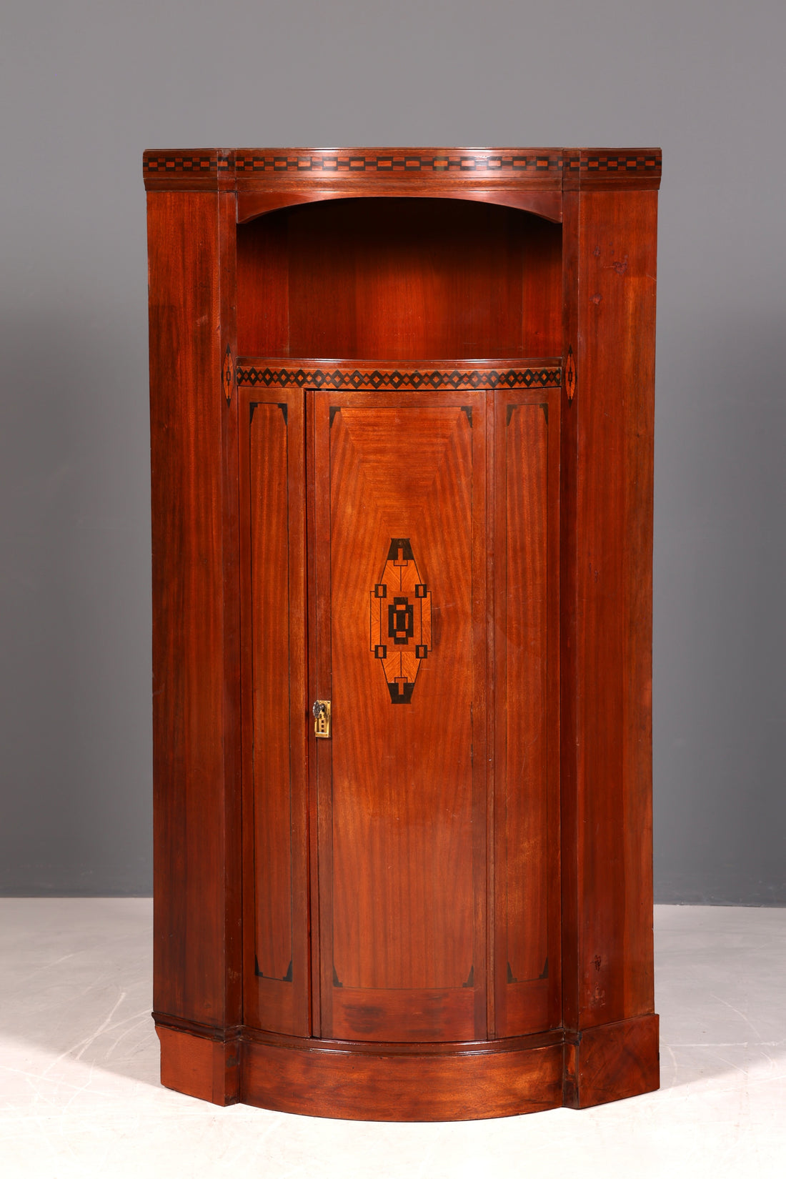 G191 Finish ?????? jugendstil eck, intarsien. recherche