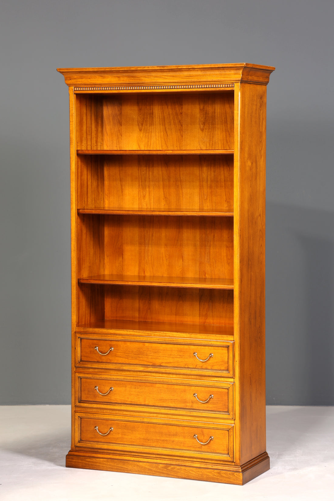 Traumhaftes Original Selva XXL Bücherregal Antik Stil massiv Holz Regal Schrank Kommode Bibliothek