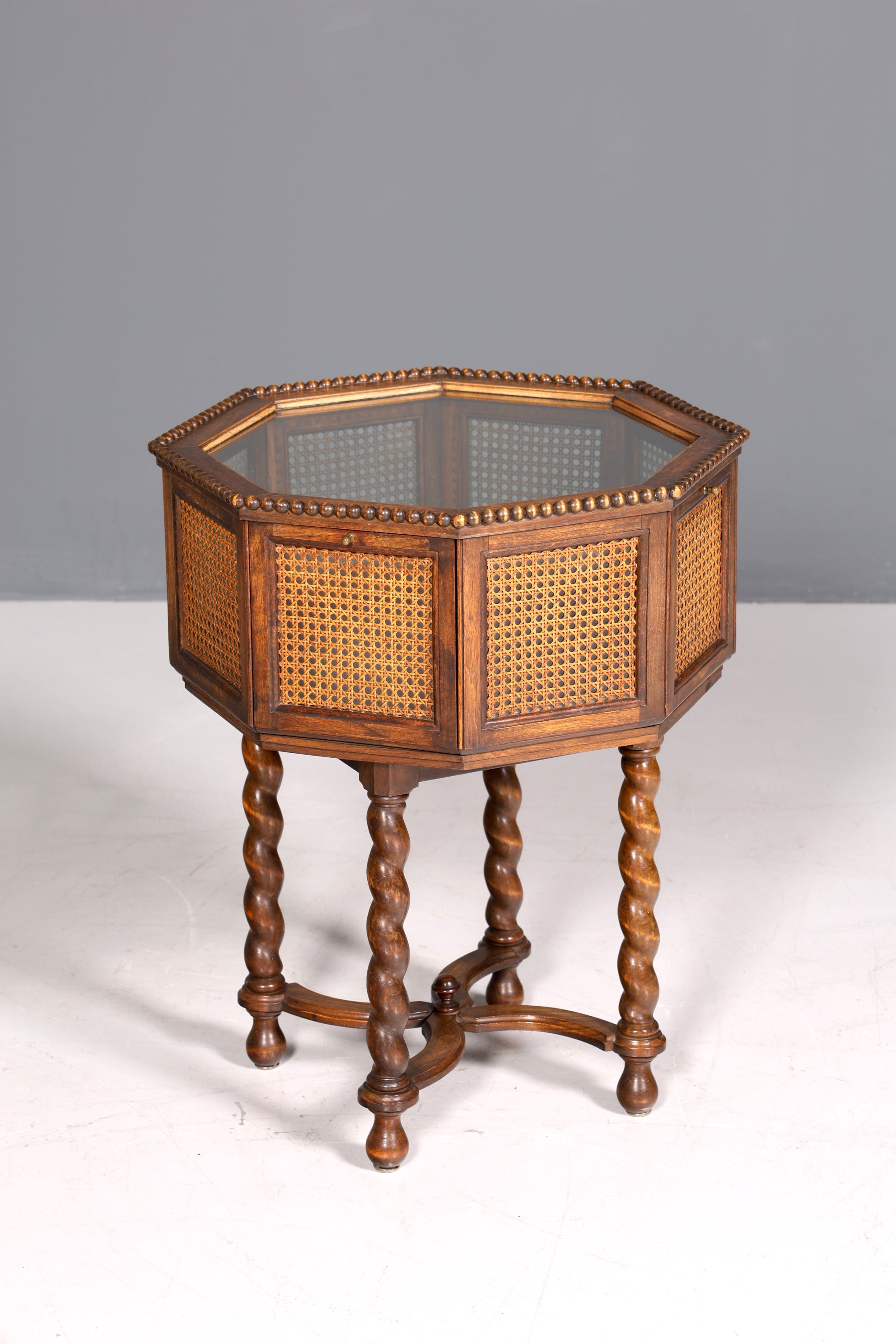 Wunderschöner Gründerzeit Barschrank echt Holz Teeschrank Korbgeflecht Schrank Ablage