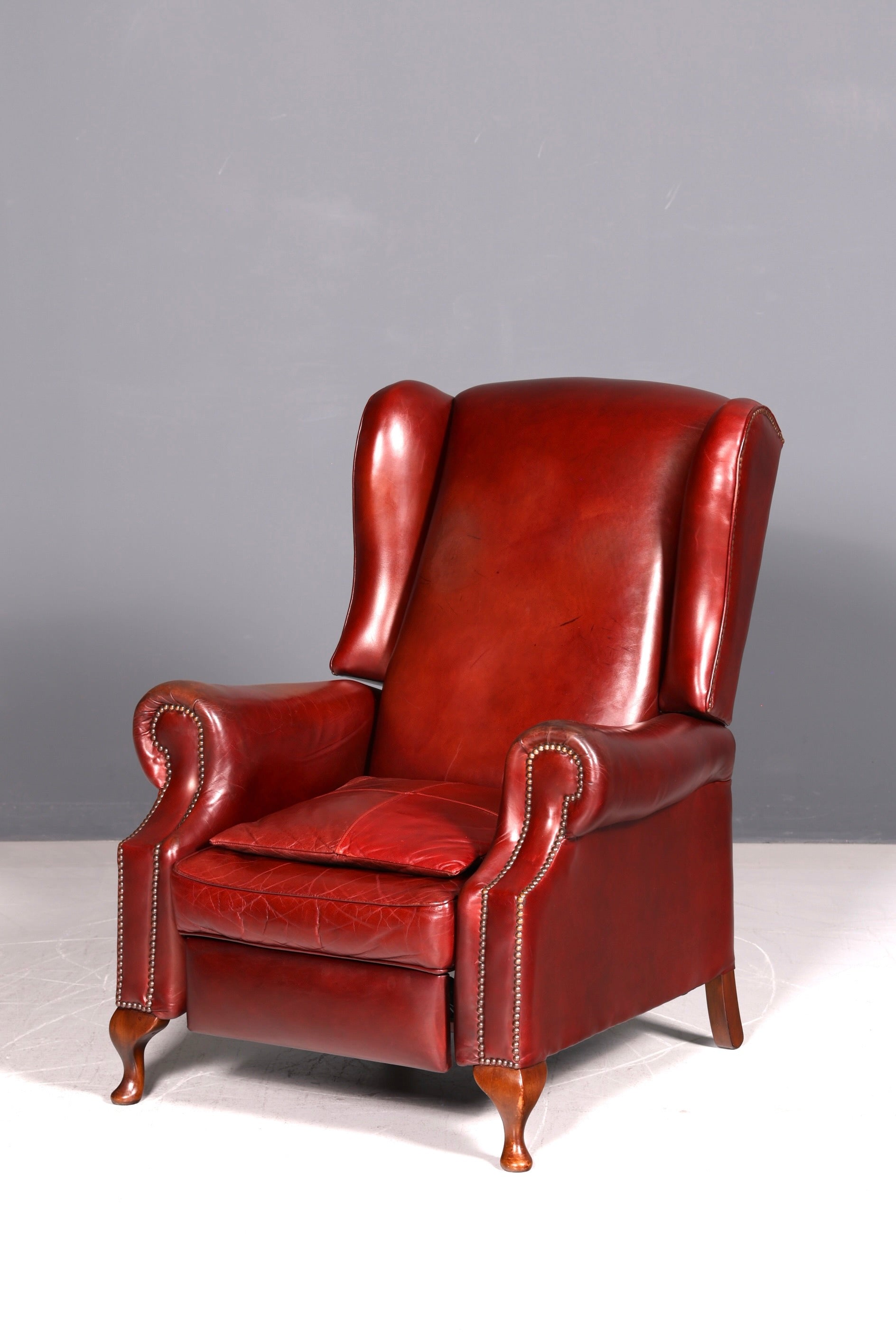 Stilvoller Claridge Chesterfield Ohrenbackensessel Relaxsessel Liegefunktion Englisch Echt Leder Herrensessel UK Armlehnsessel Vintage