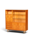 Hauptstadt Möblerei Mid Century Highboard aus Echtholz mit Glasschiebetüren, Schubladen und konischen Füßen