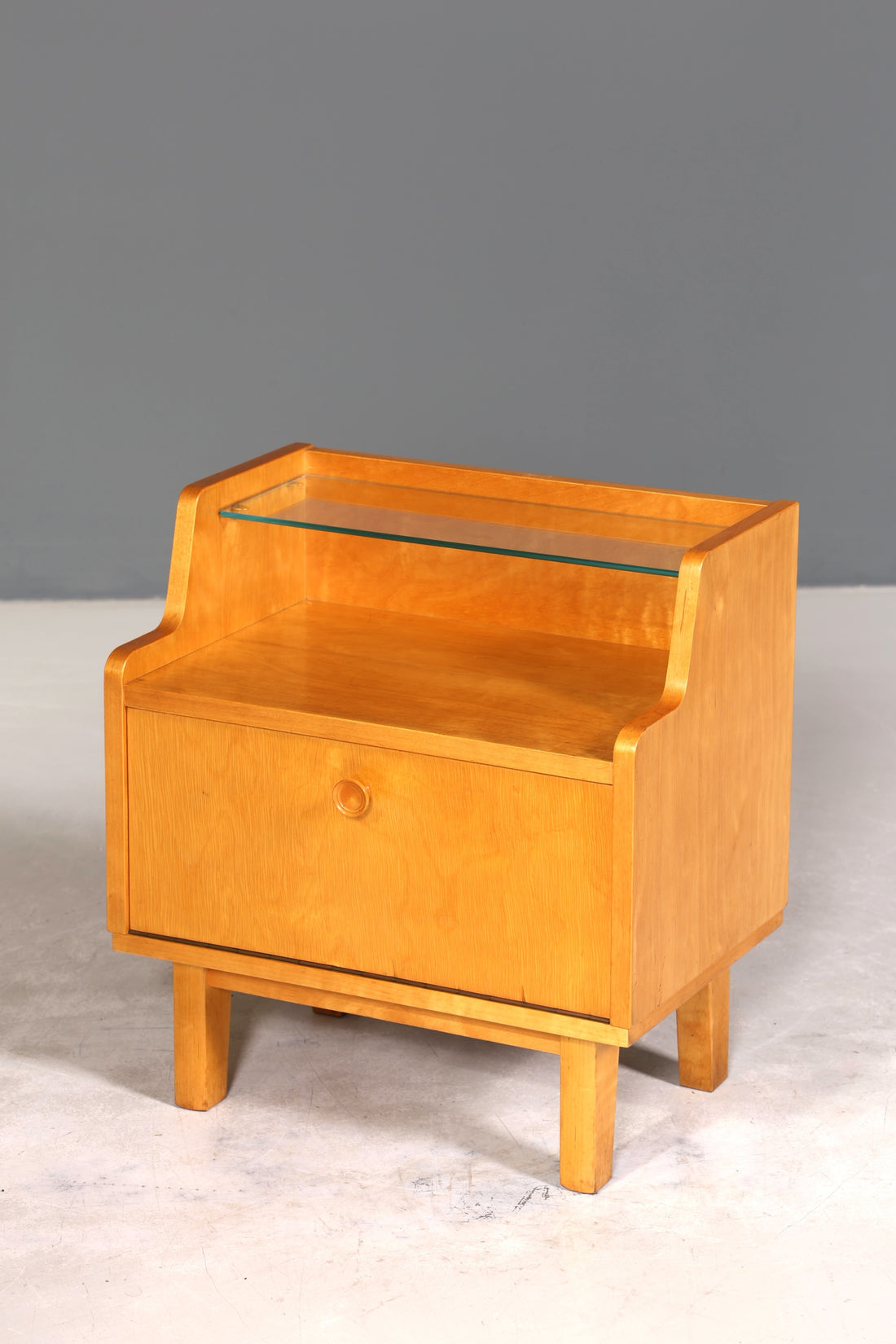 Schlichte Mid Century Kommode Vintage Klappschränkchen Danish Design Nachttisch 1 von 2