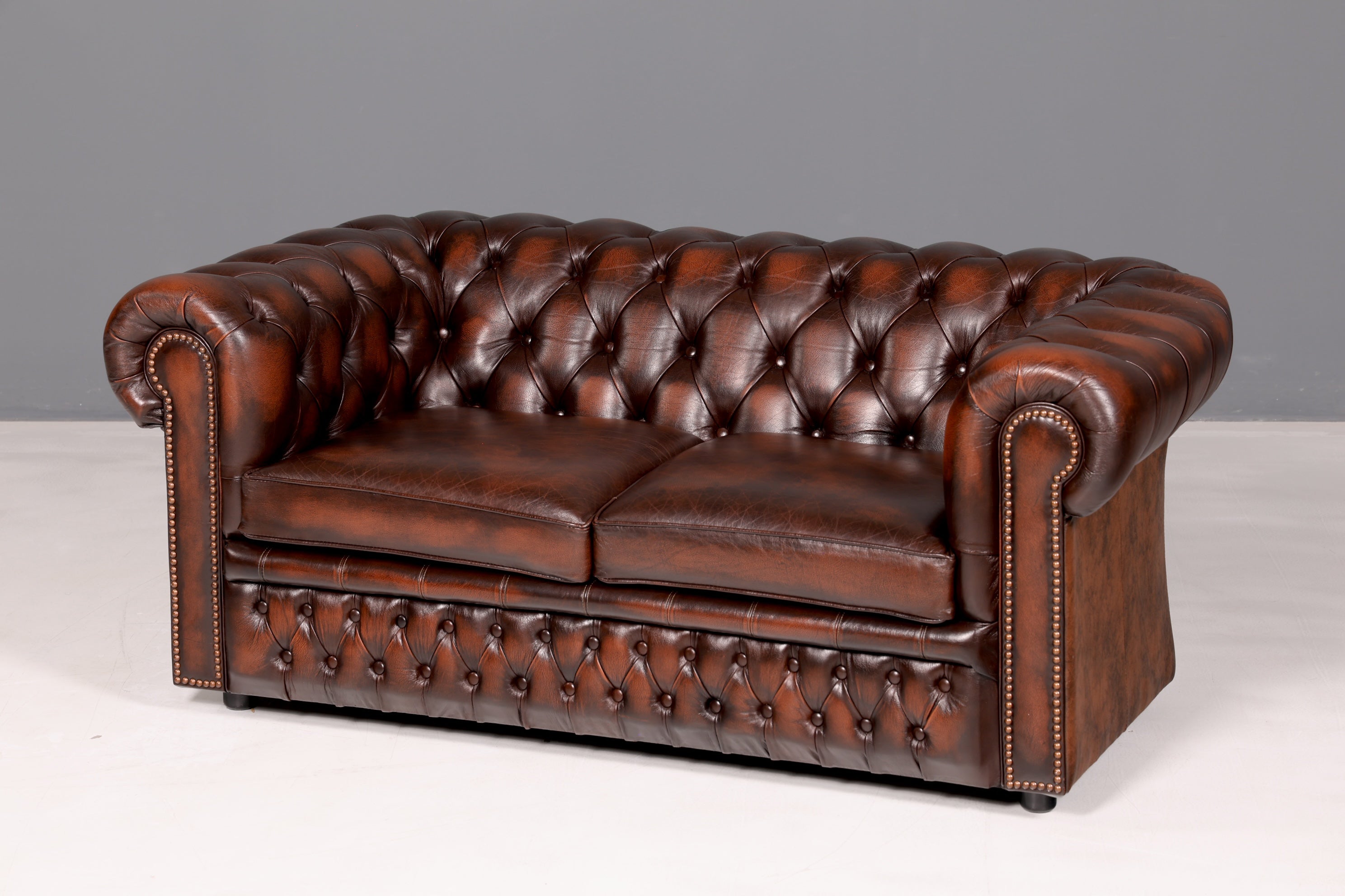 Beautiful Original Centurion Chesterfield 2-Seater Sofa, England, Genuine Leather Upholstered Sofa