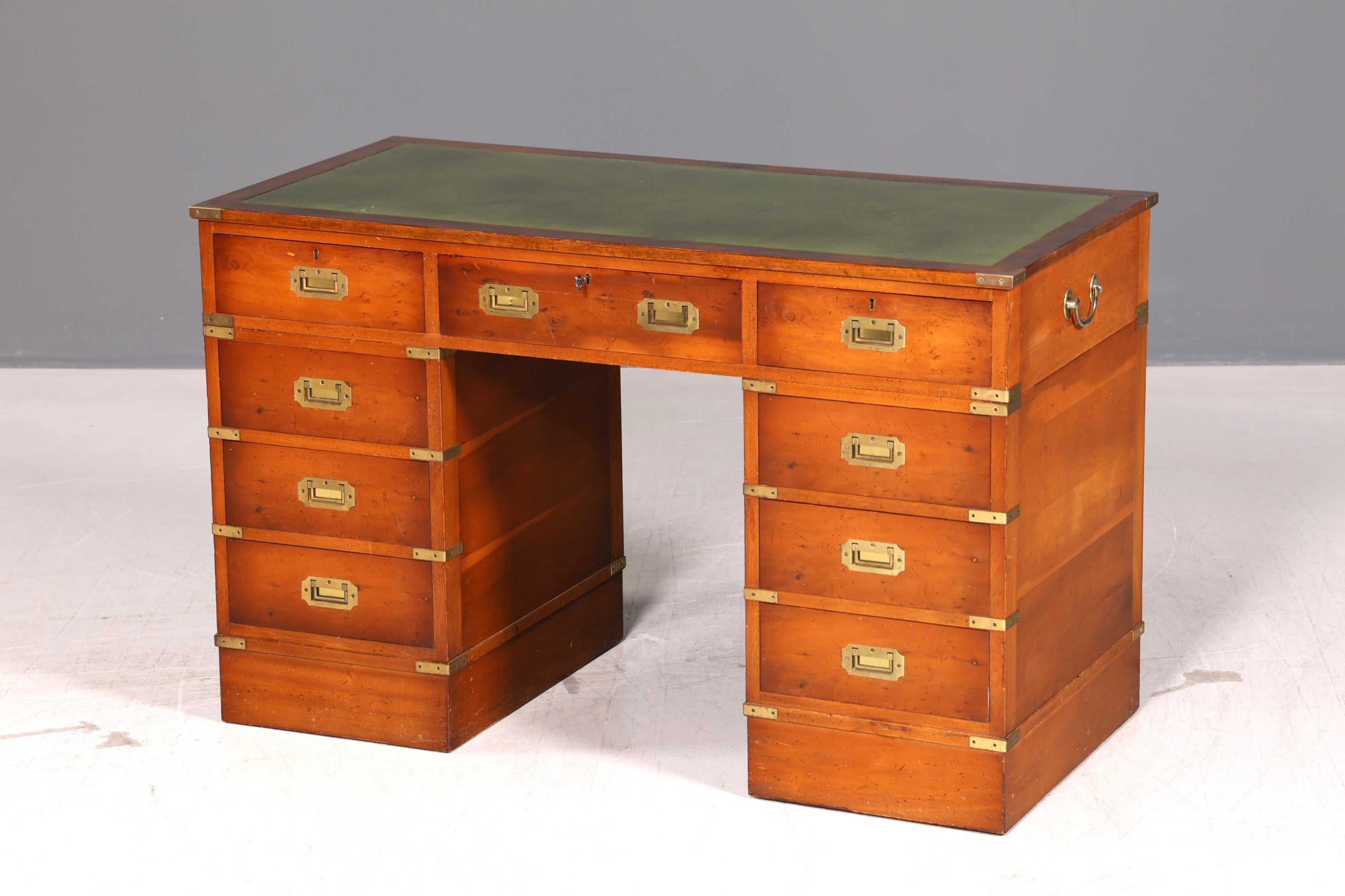 Edler Englischer Schreibtisch Military Chest Echt Lederauflage Bürotisch Office Table Maritim Antik Vintage