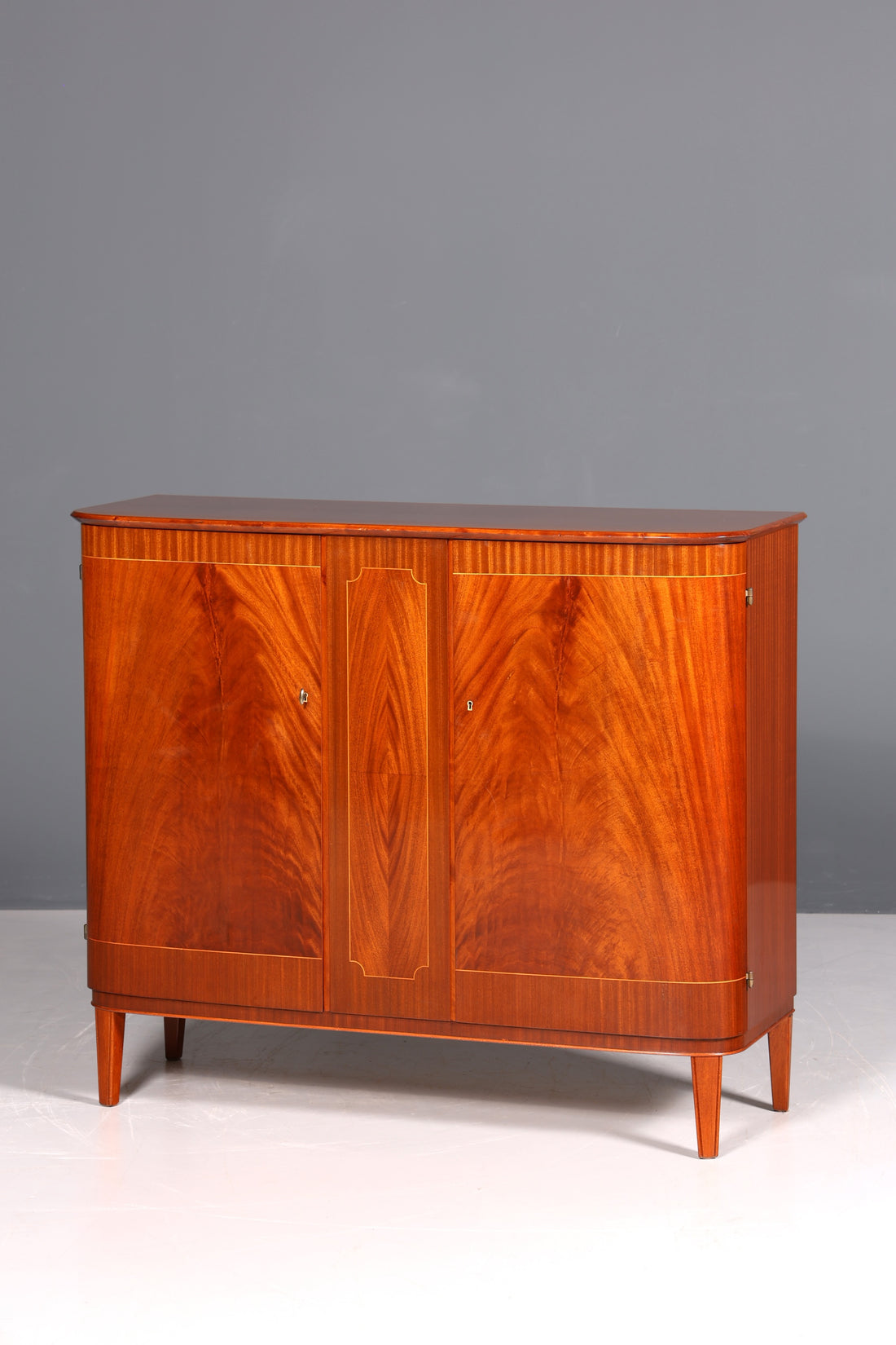 Stilvoller Mid Century Schrank 60er Jahre Wäscheschrank Aktenschrank Kommode