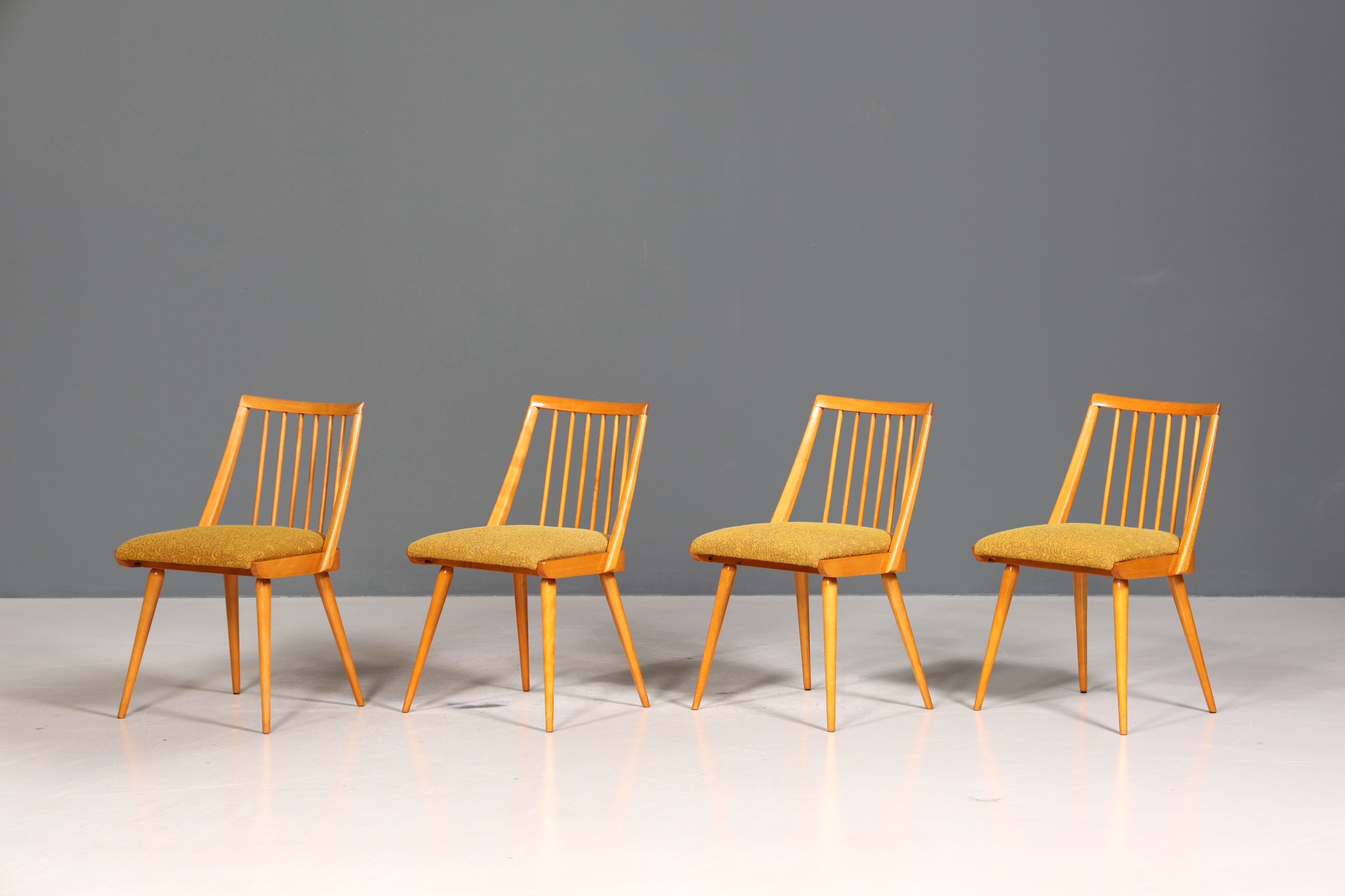 4x Schlichte Mid Century Stühle Retro Stuhlset Danish Design Küchenstühle Esszimmer Stühle