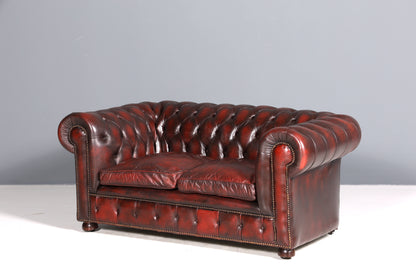 Stilvolles Original Chesterfield Sofa 2-Sitzer Couch England Oxblood Polstersofa