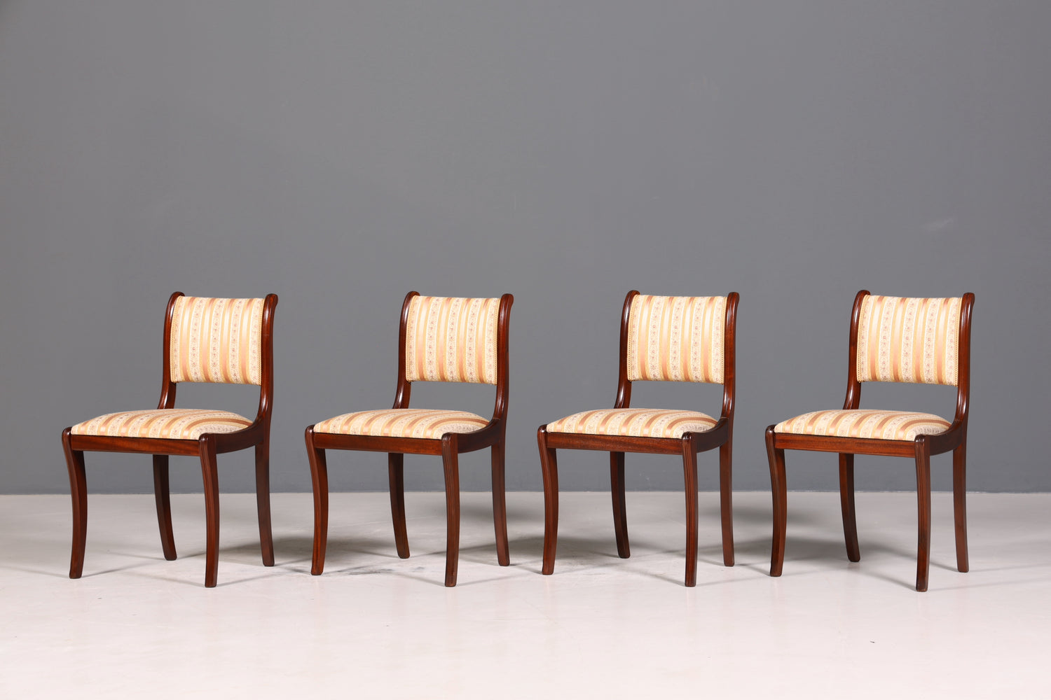 4x Stilvolle Englische Stühle Englisch Dining Chairs Antik 60er Jahre Küchenstühle Stuhlset