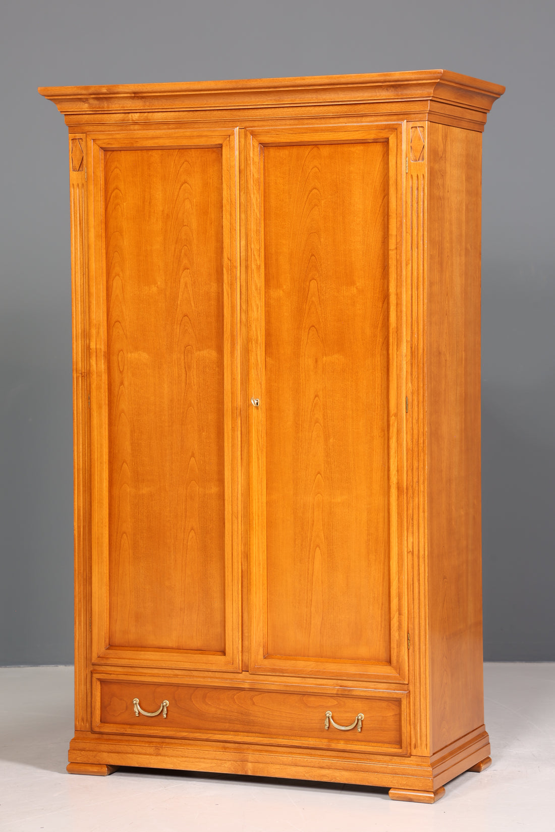 Traumhafter Original Selva Schrank Antik Stil massiv Holz Dielenschrank Villa Borghese Kleiderschrank Wäscheschrank