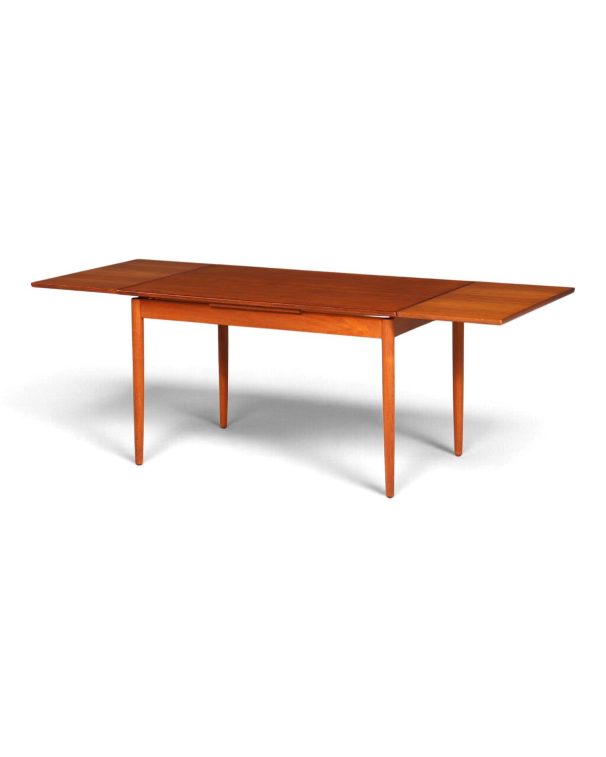 Stylish Mid-Century extendable Danish design teak wood dining table, kitchen table, dining room table, made in Denmark
