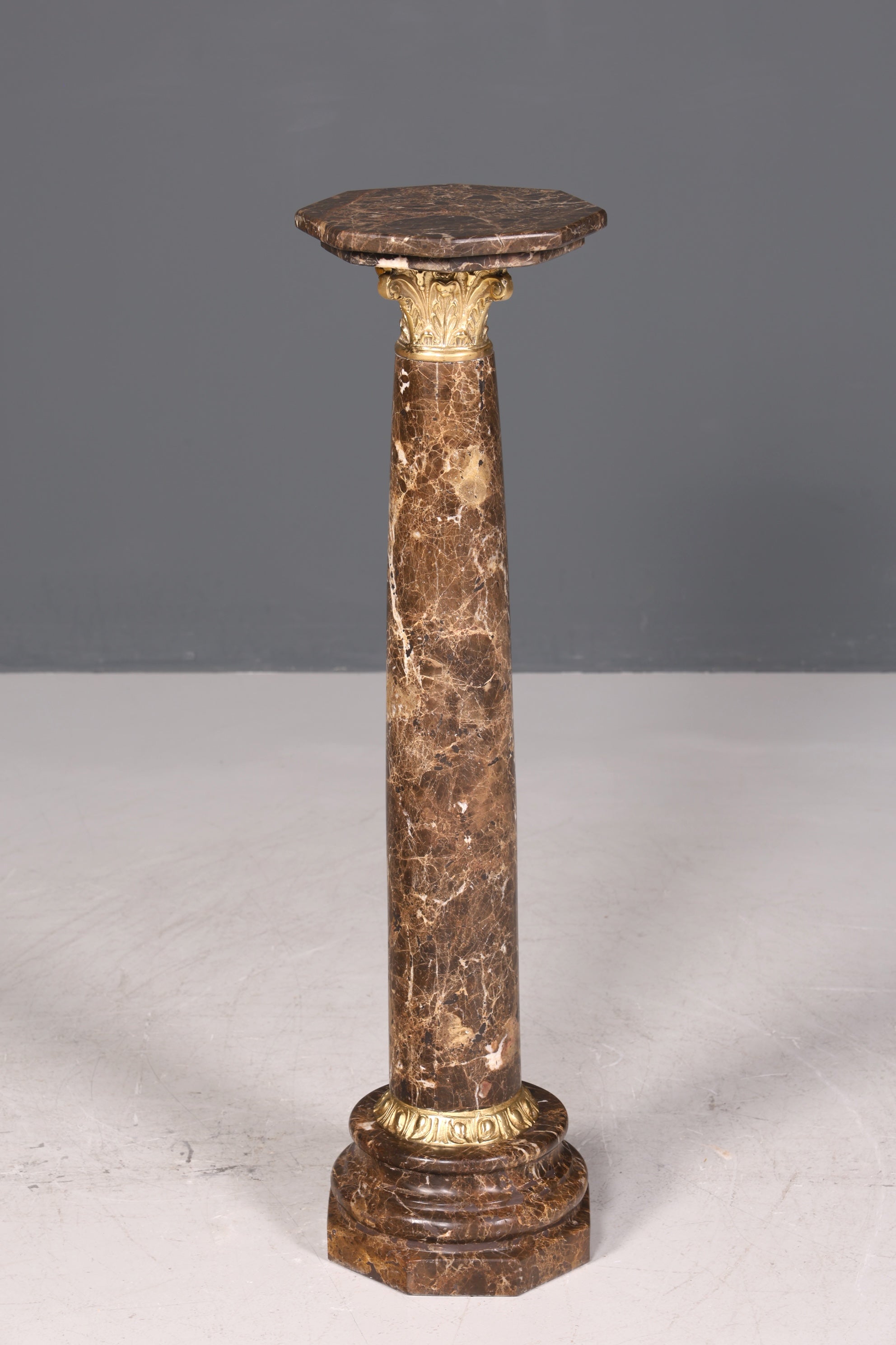 Wunderschöne Barock Stil Säule Louis XV Marmor Blumensäule Naturstein Braun Sockel Ablage 1 von 2