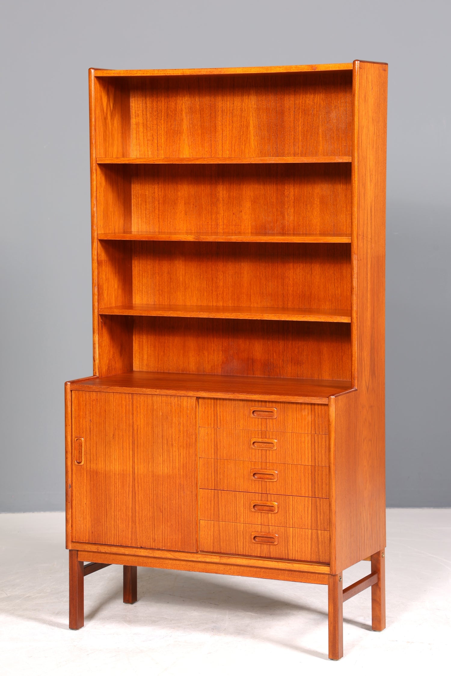 Traumhaftes Mid Century Regal Vintage Teak Holz Schrank Bücherregal Kommode